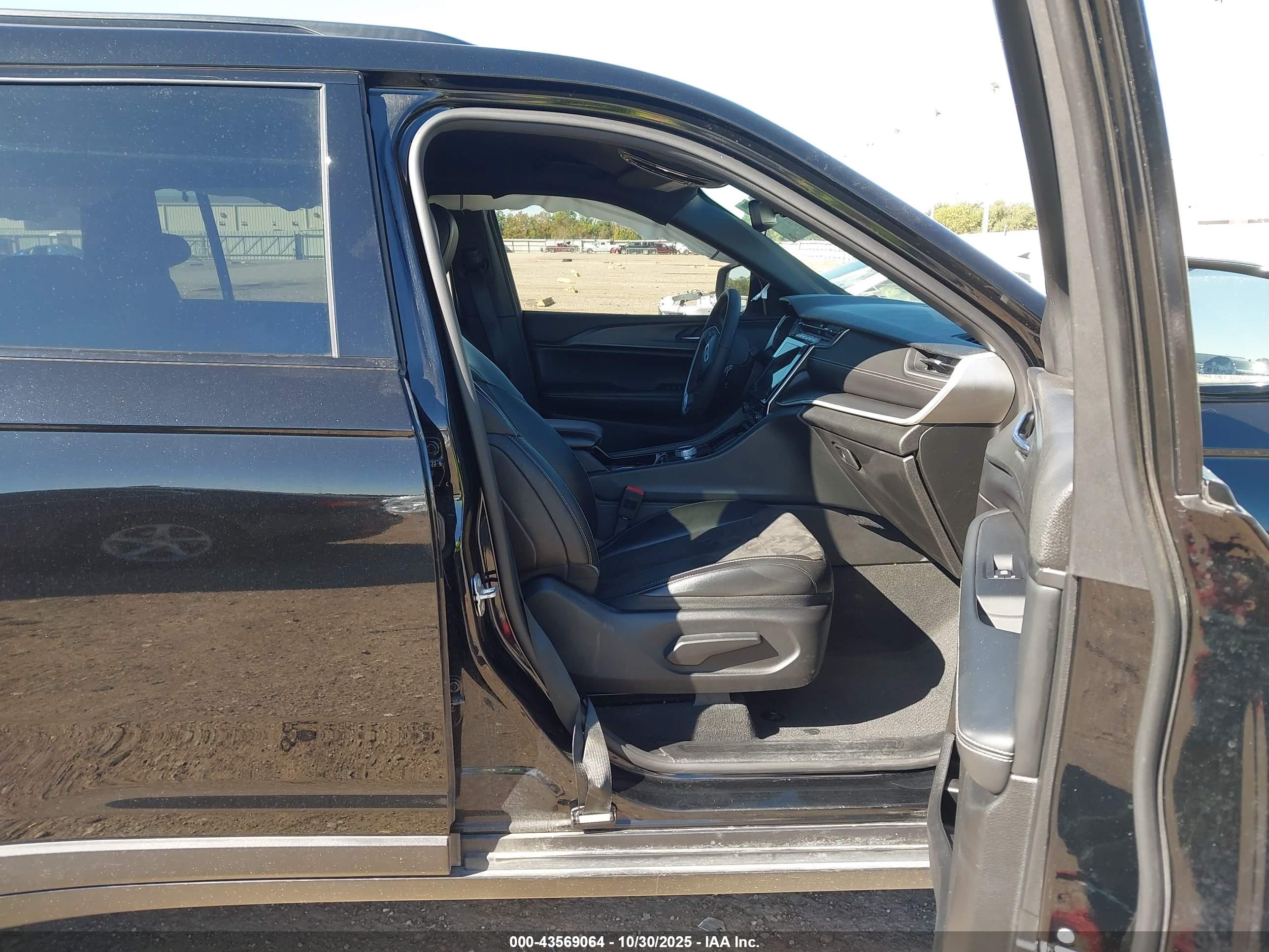 JEEP GRAND image 5