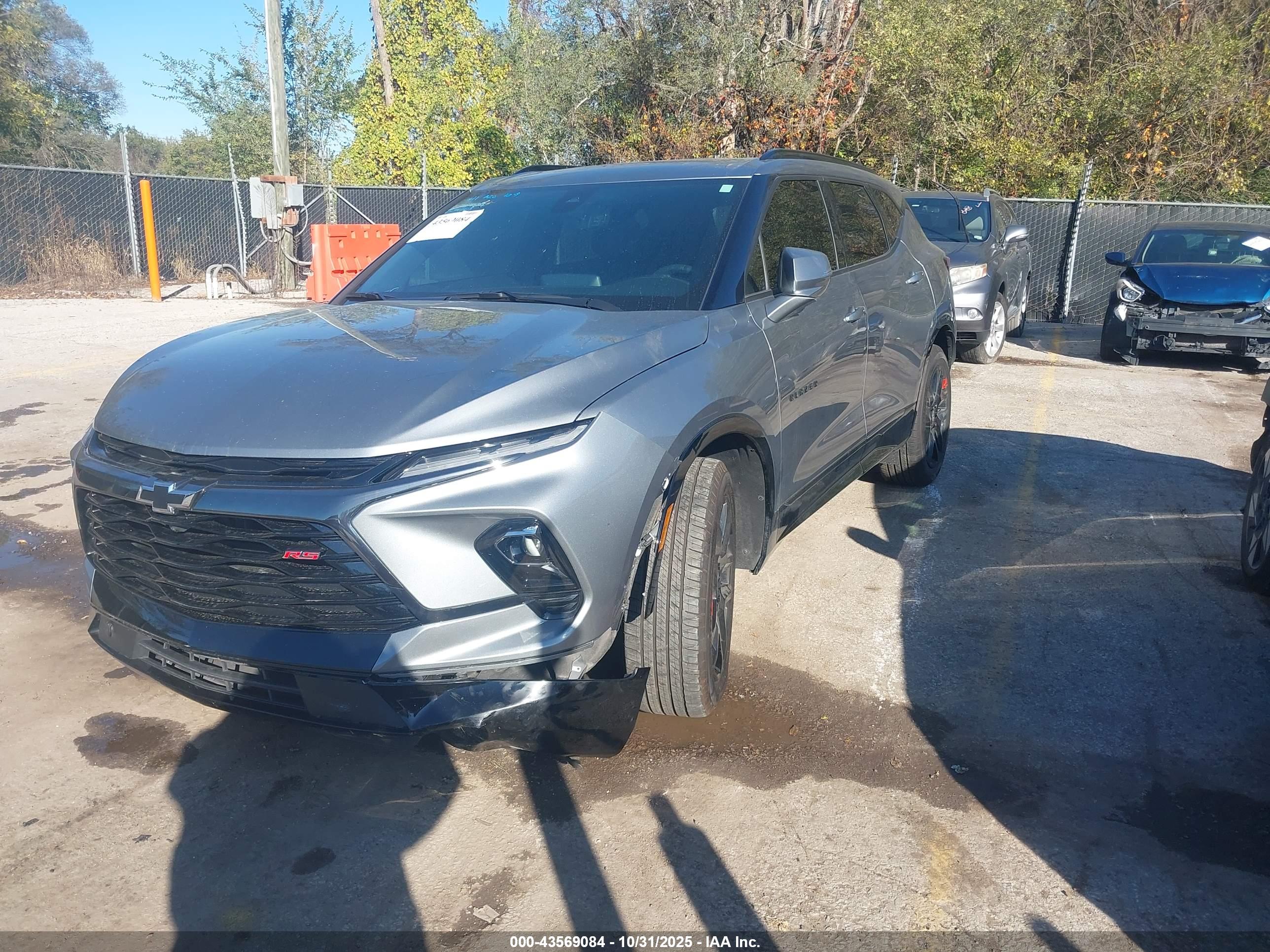 CHEVROLET BLAZER image 2