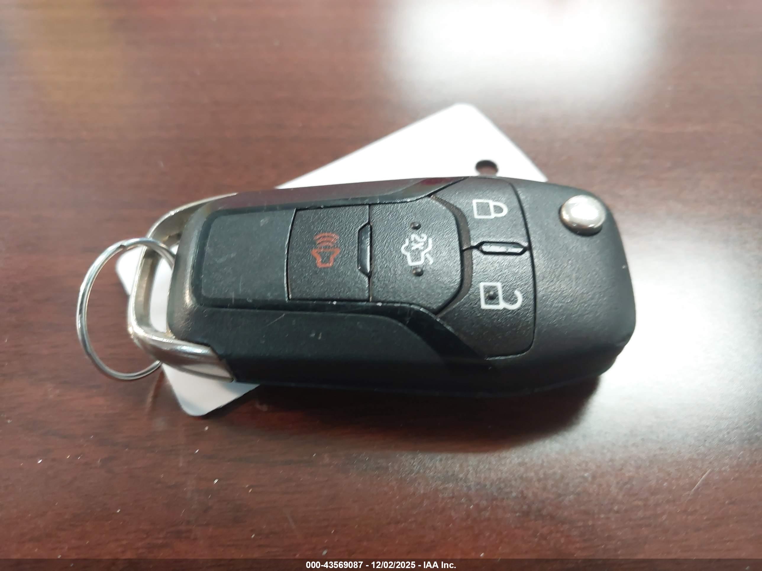 FORD FUSION image 11
