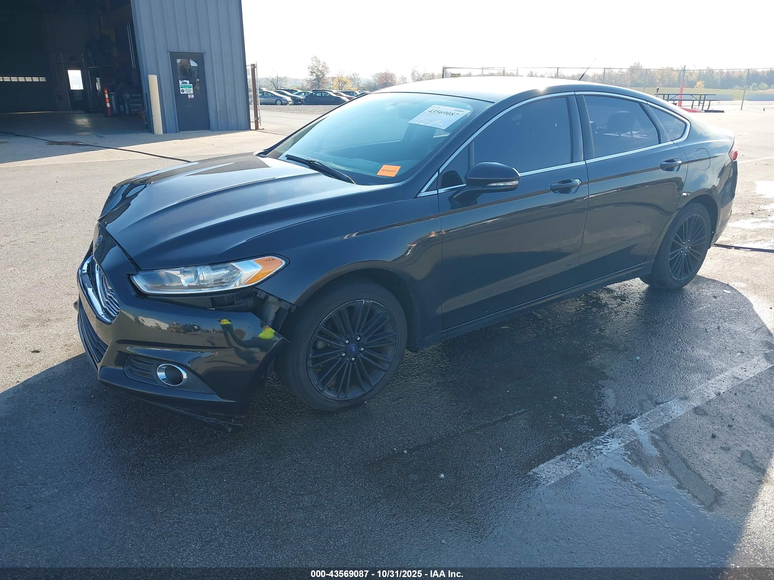 FORD FUSION image 2