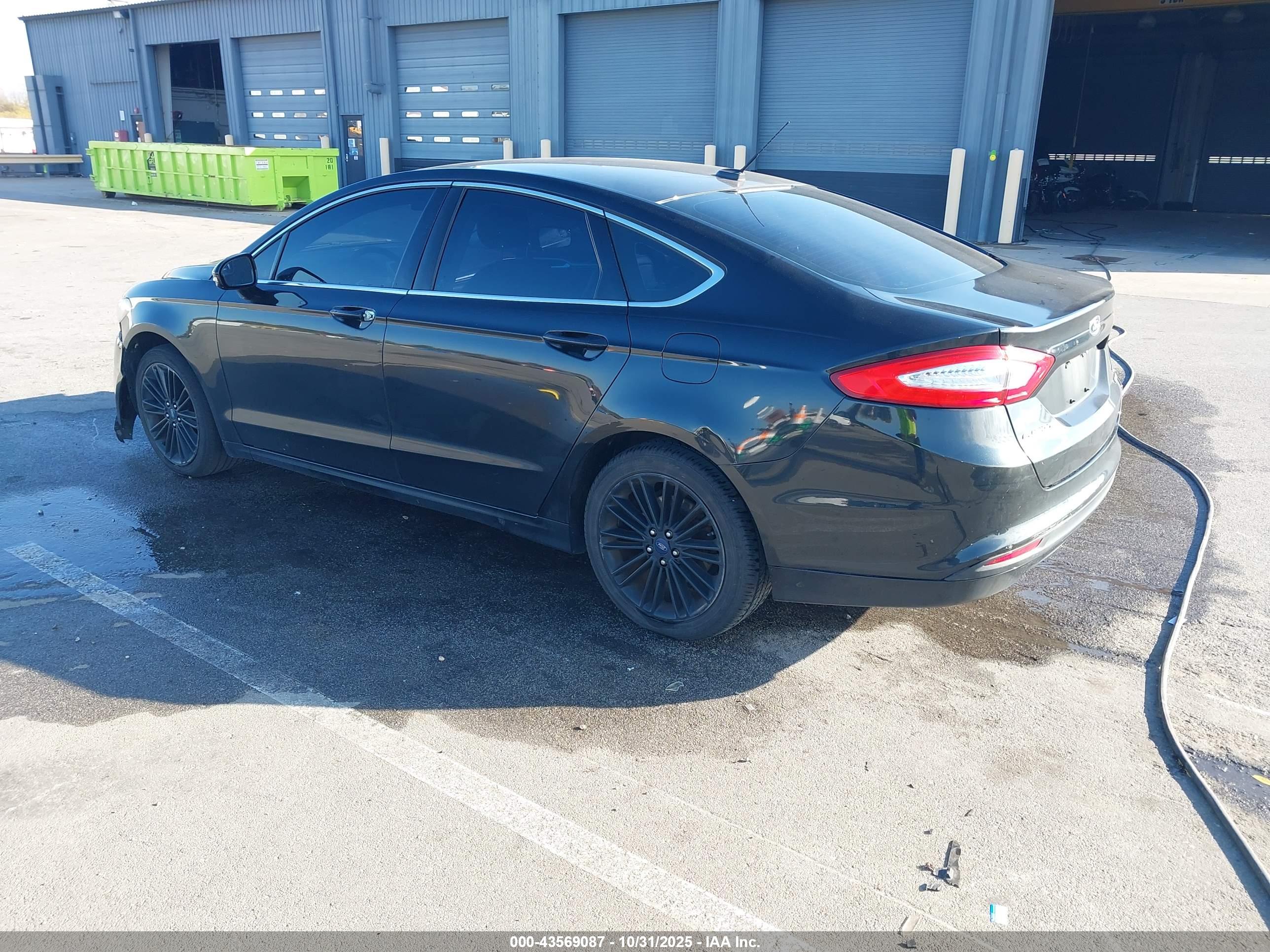 FORD FUSION image 3