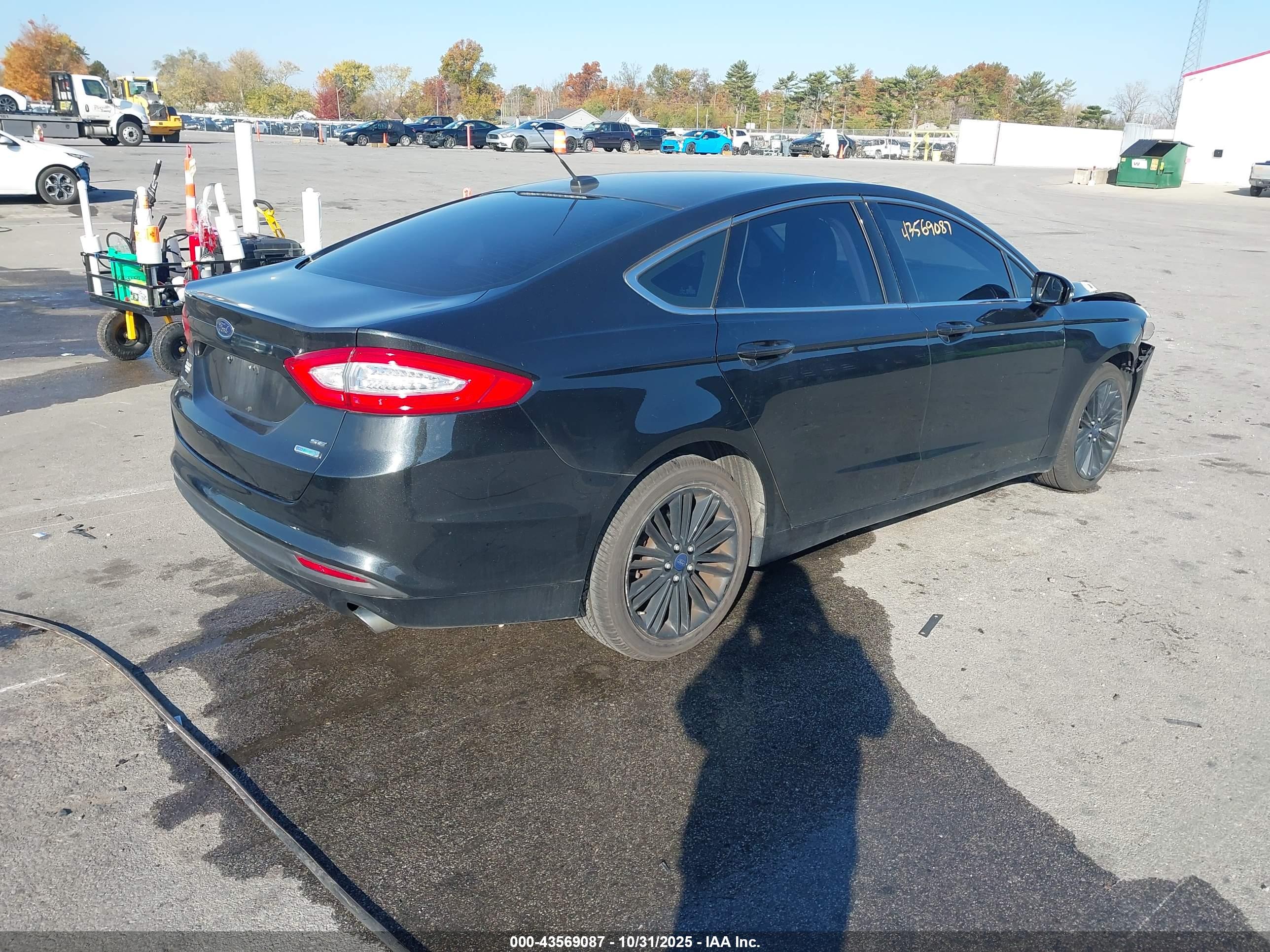 FORD FUSION image 4