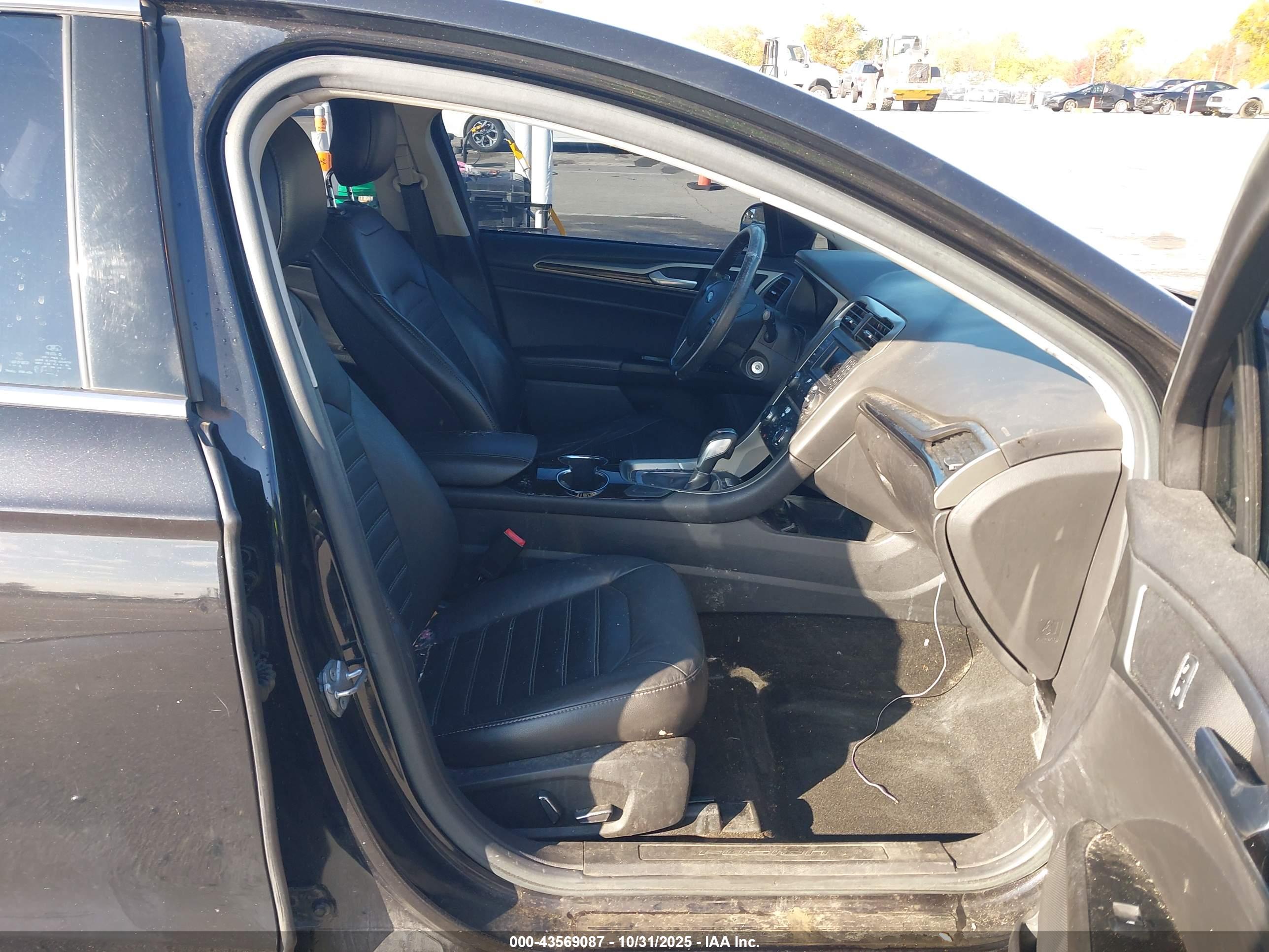 FORD FUSION image 5