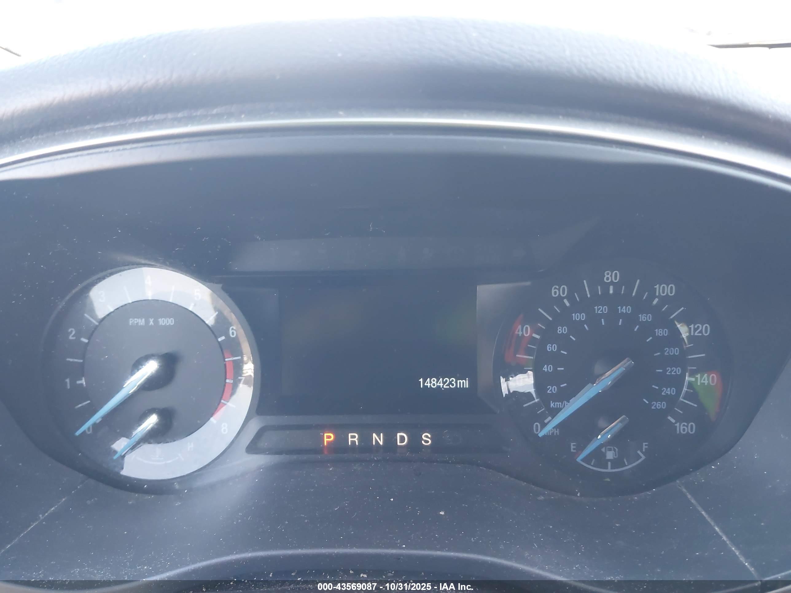 FORD FUSION image 7
