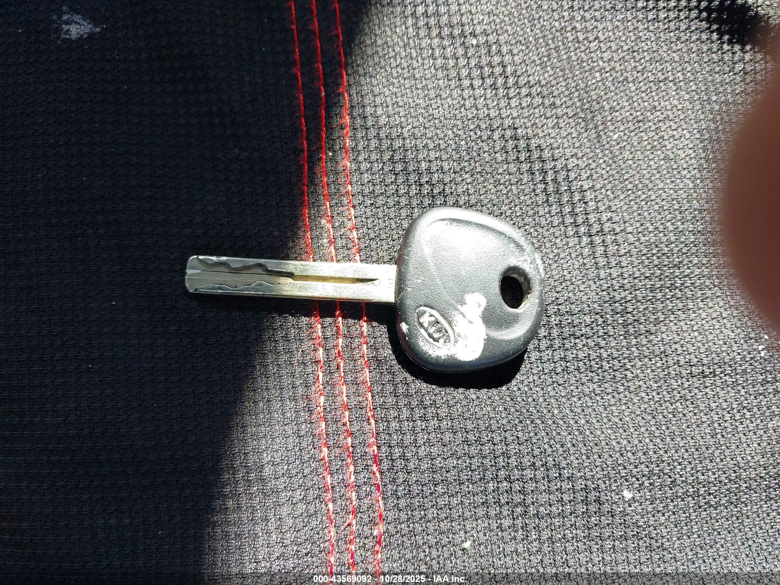 KIA RIO5 image 11