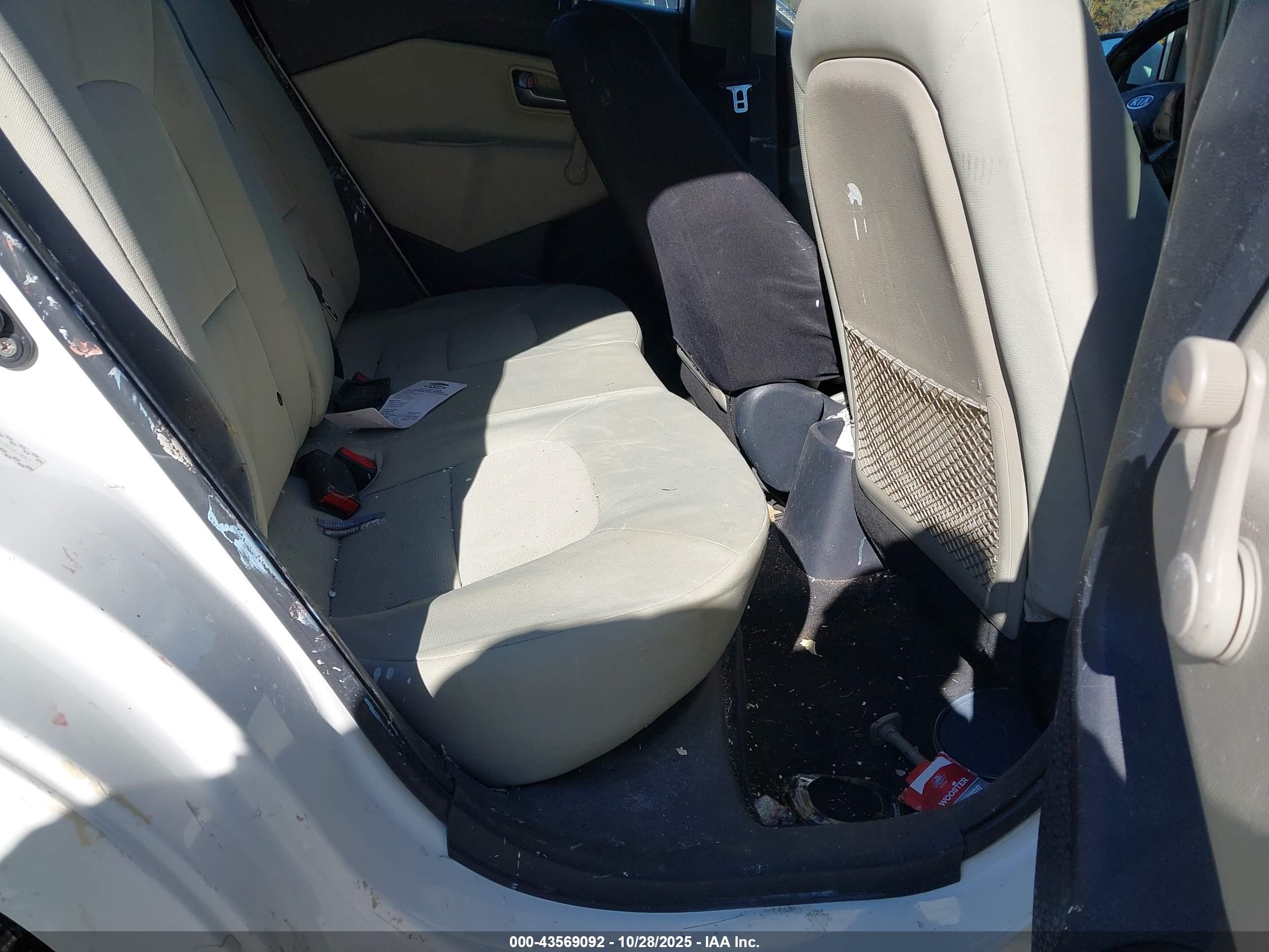 KIA RIO5 image 8