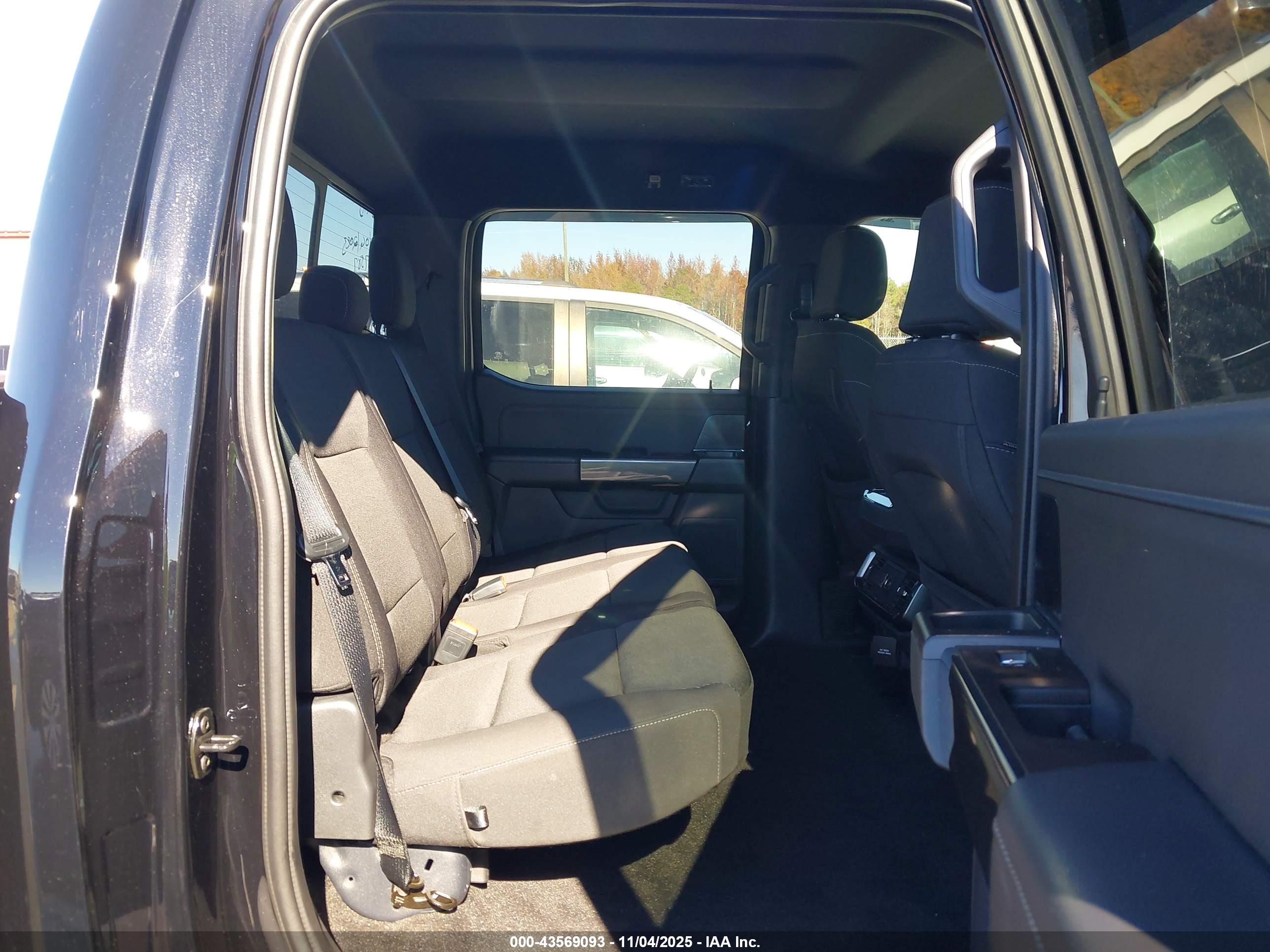 FORD F-150 image 8
