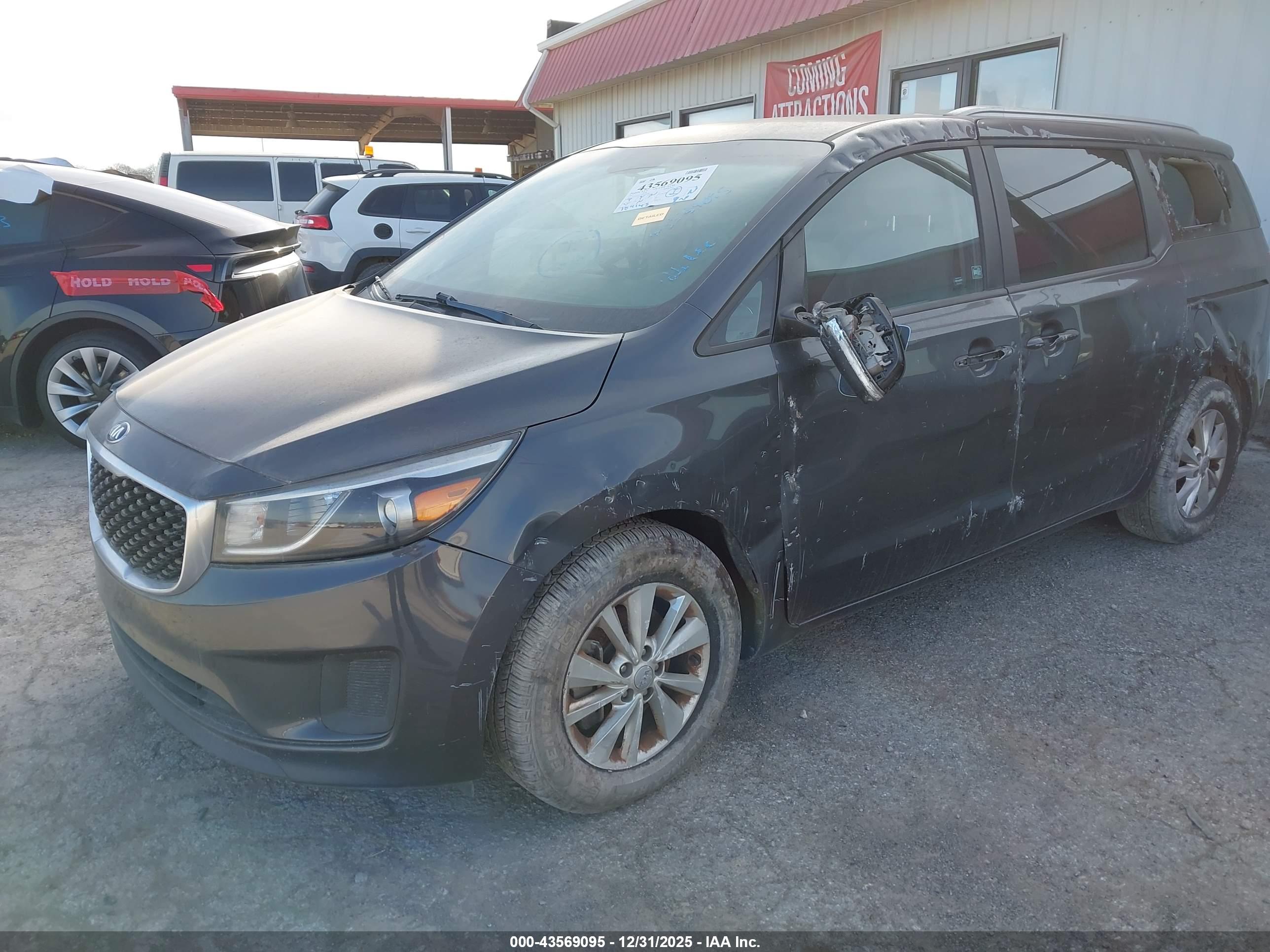 KIA SEDONA image 2