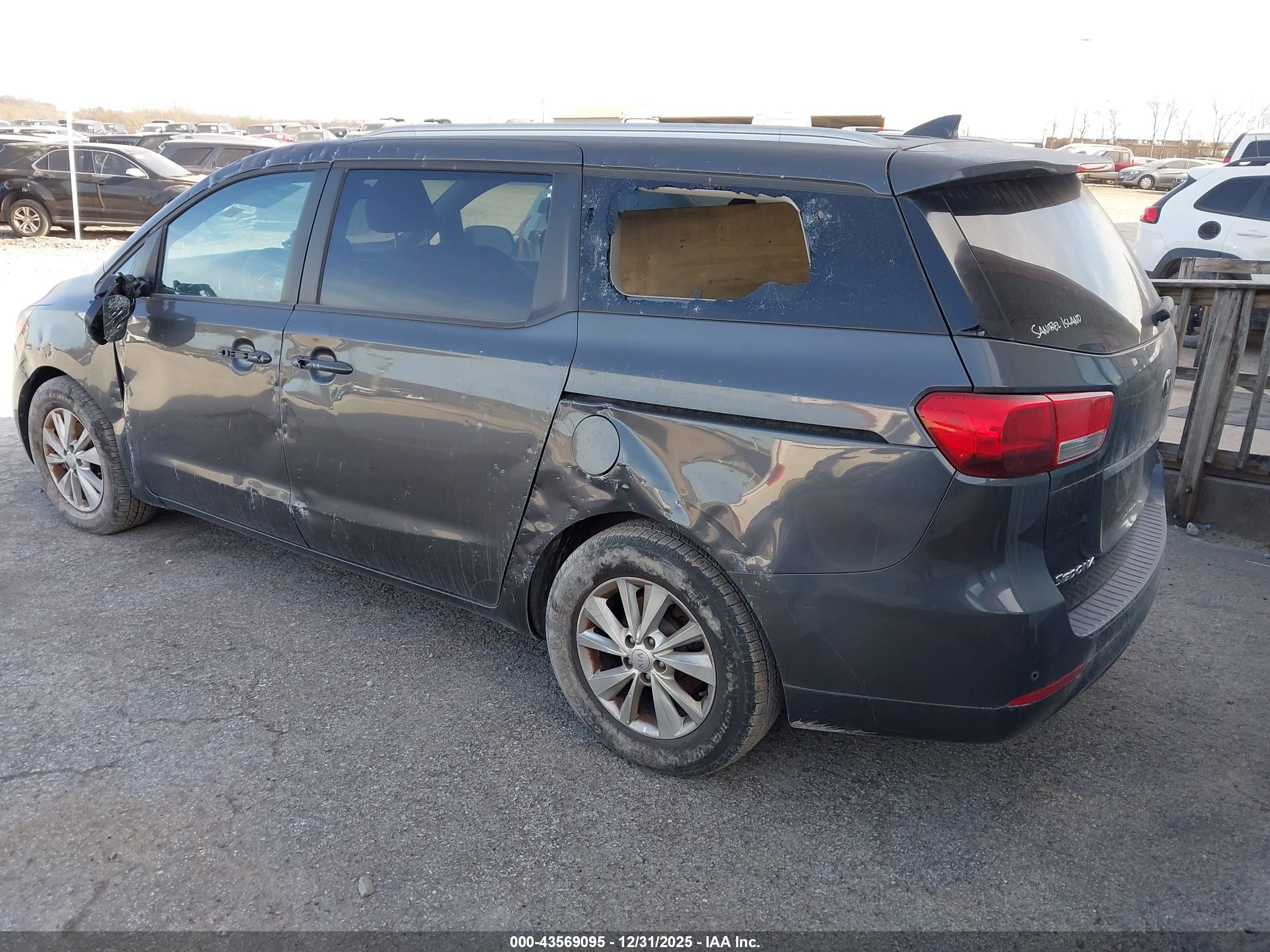 KIA SEDONA image 3