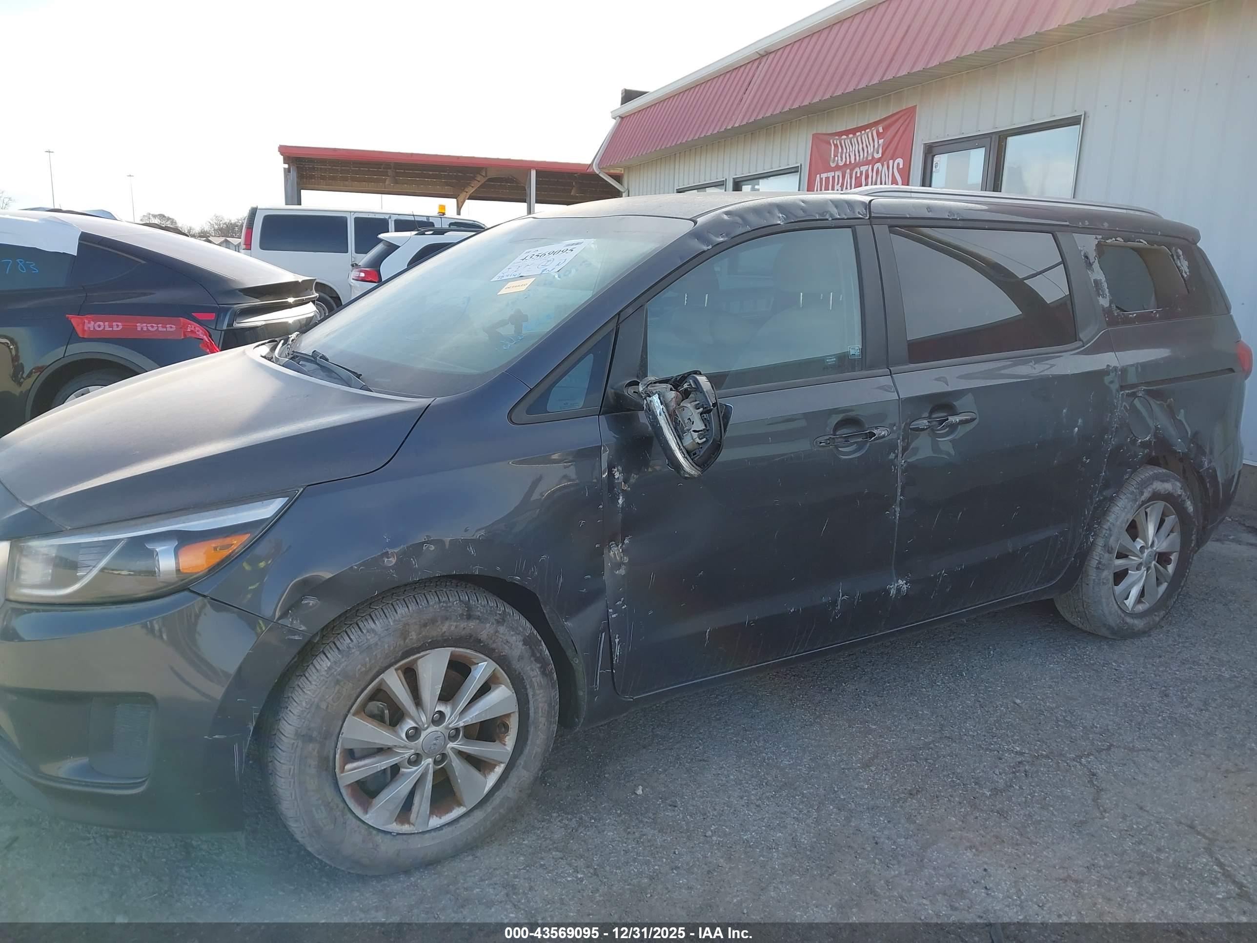 KIA SEDONA image 6