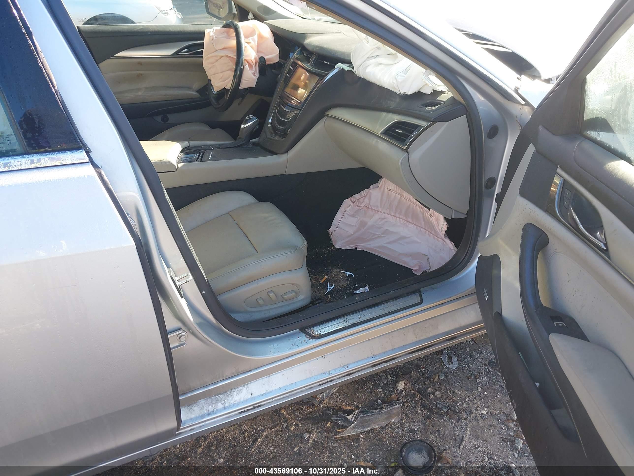 CADILLAC CTS image 5