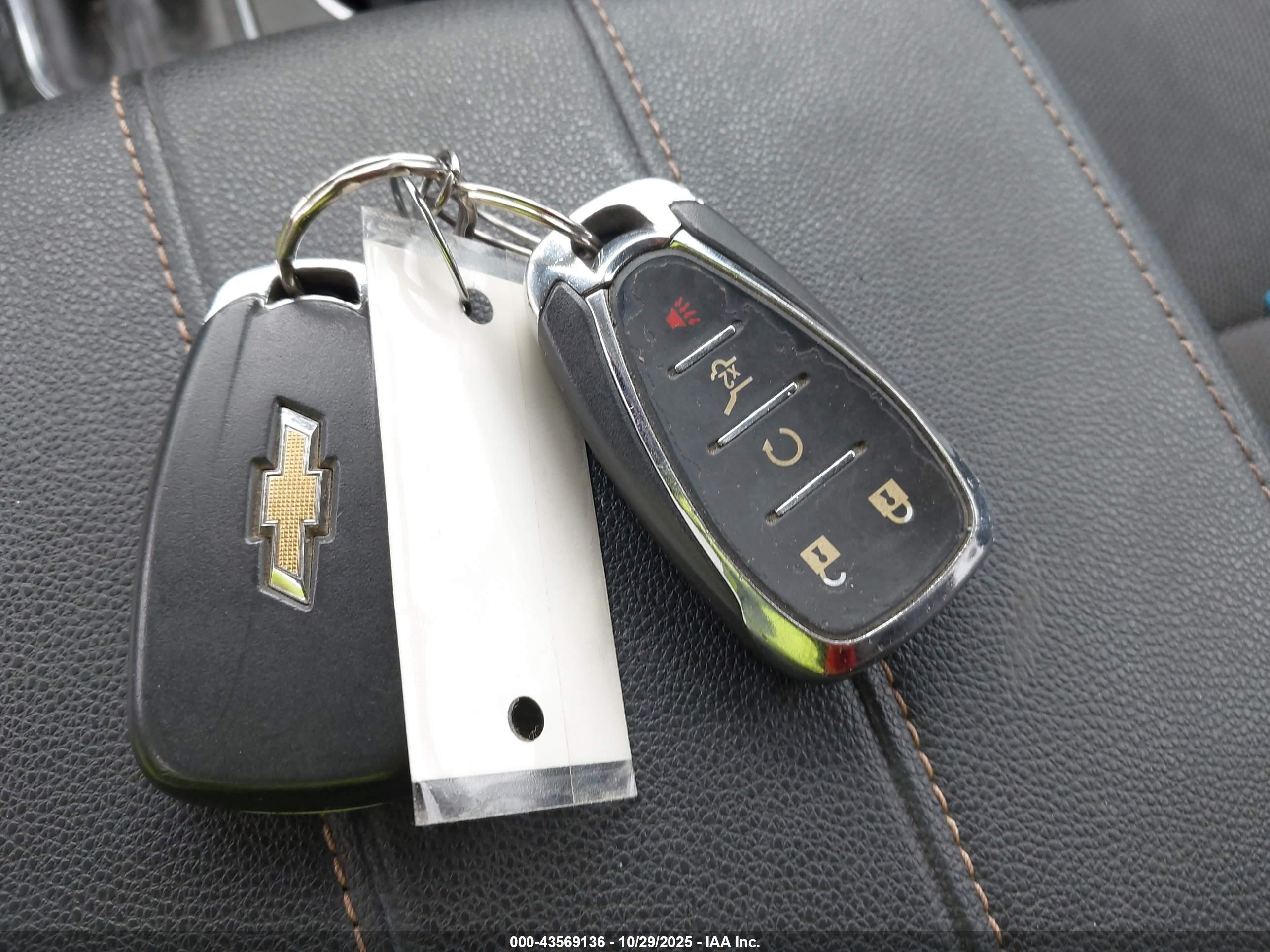 CHEVROLET TRAVERSE image 11