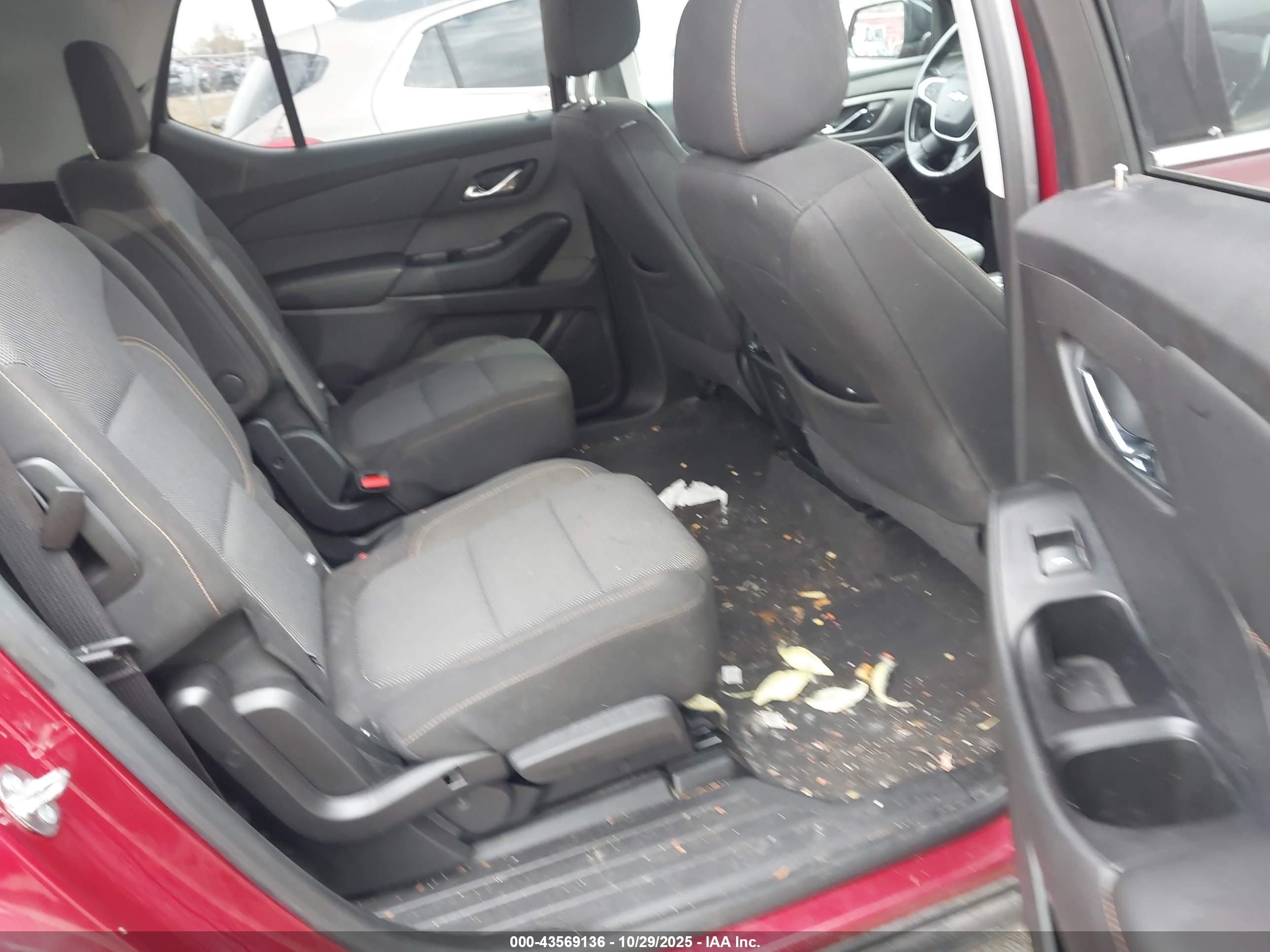 CHEVROLET TRAVERSE image 8