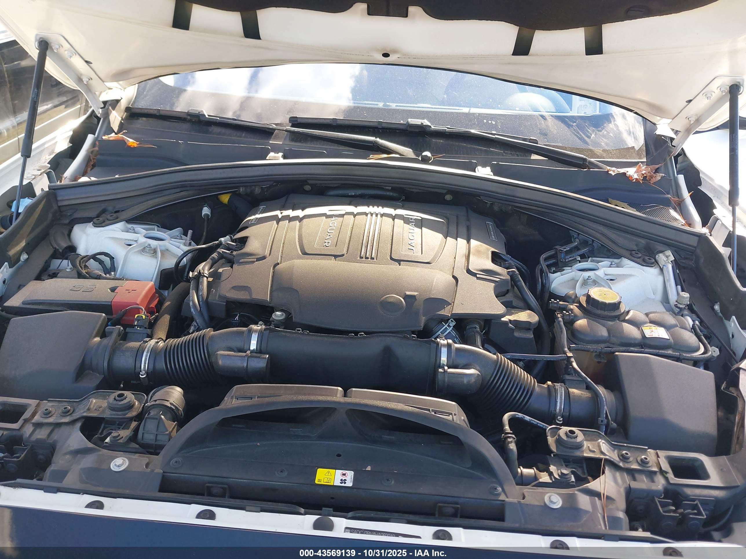 JAGUAR F-PACE image 10