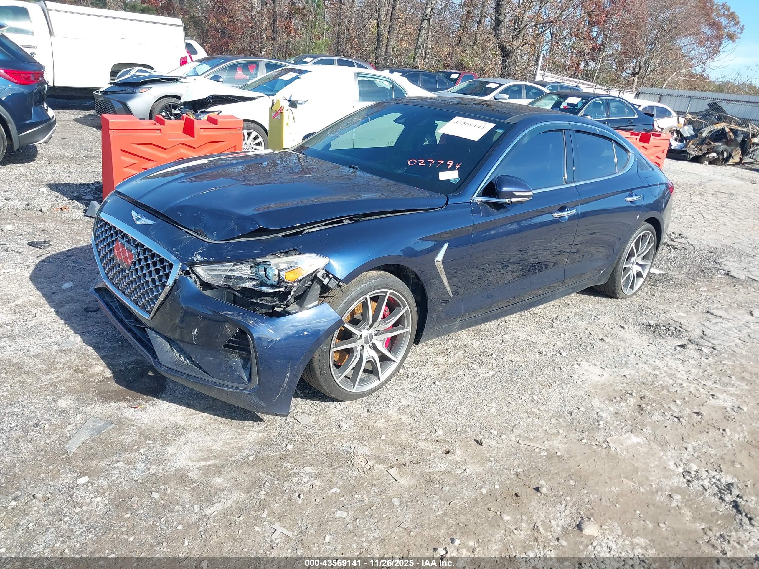 GENESIS G70 image 2