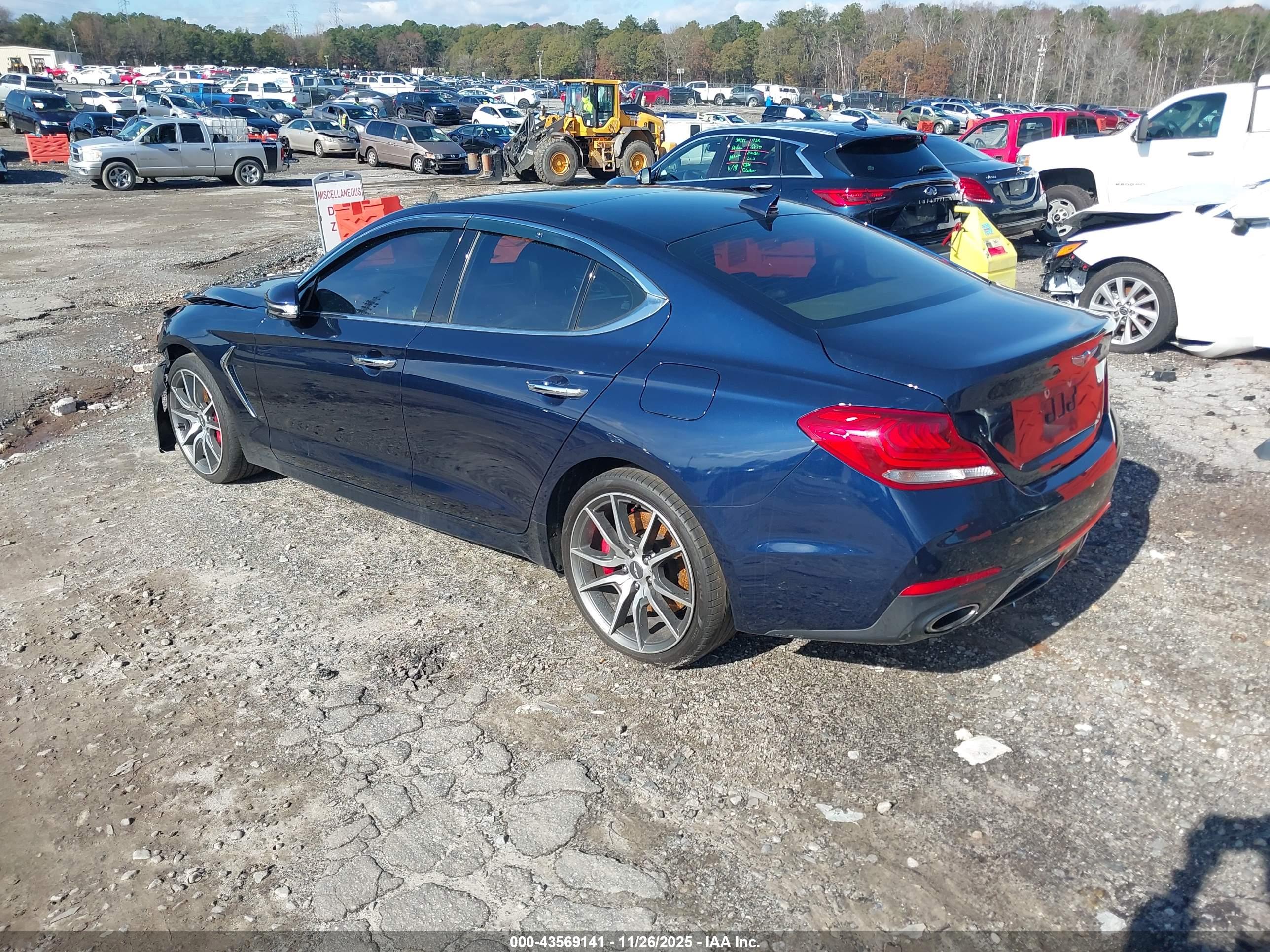 GENESIS G70 image 3