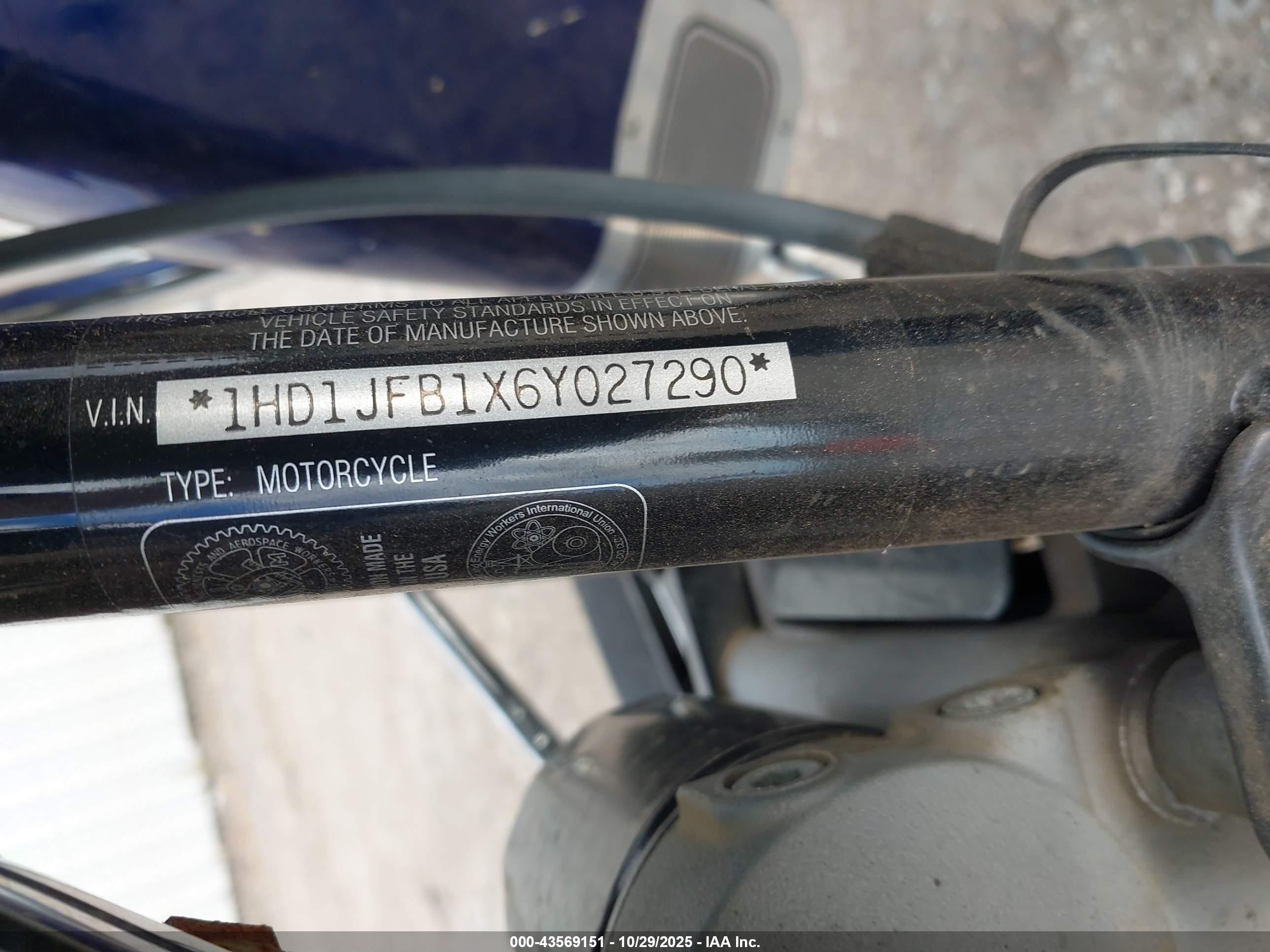 HARLEY-DAVIDSON FLSTI image 10