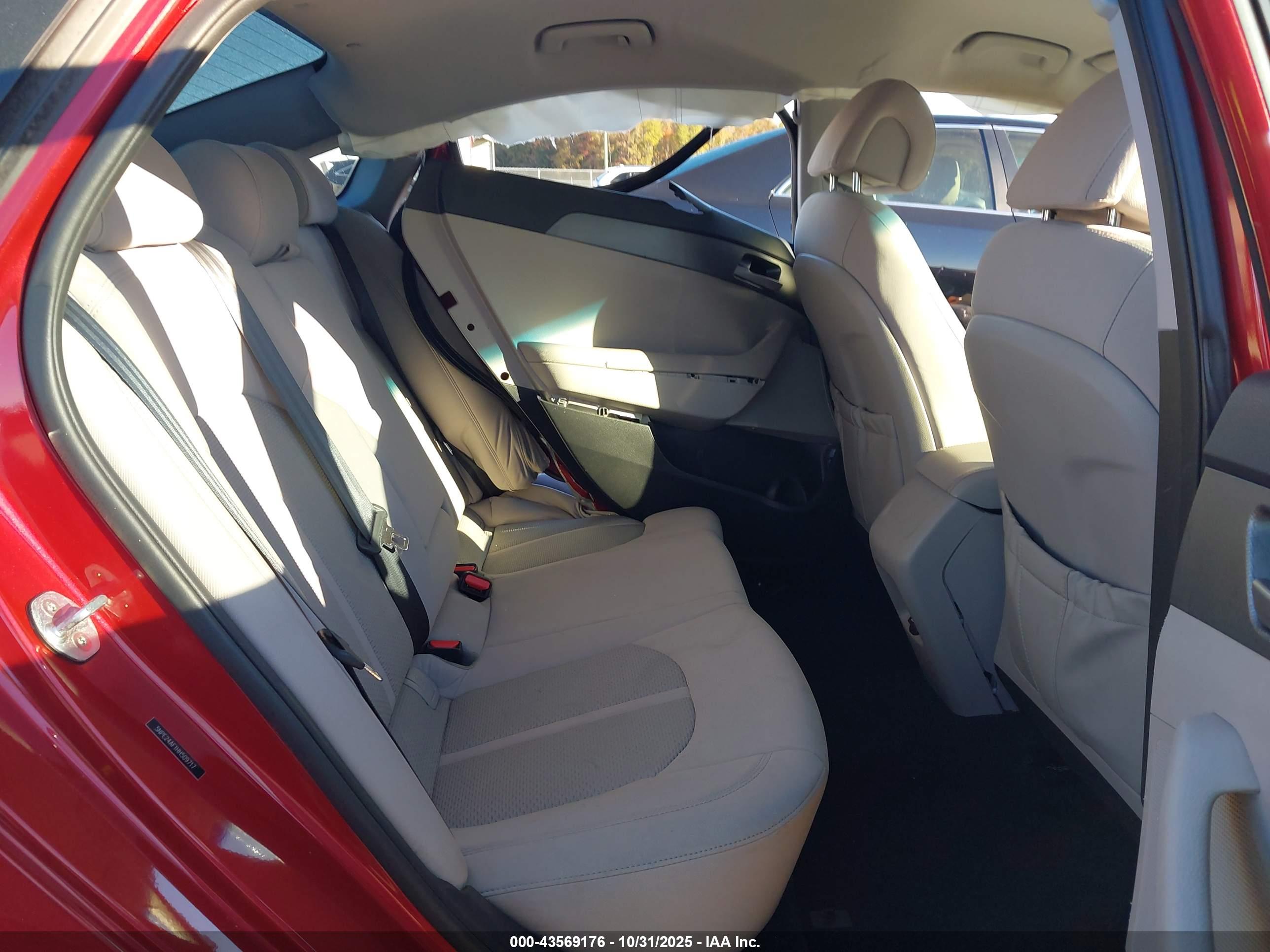 HYUNDAI SONATA image 8
