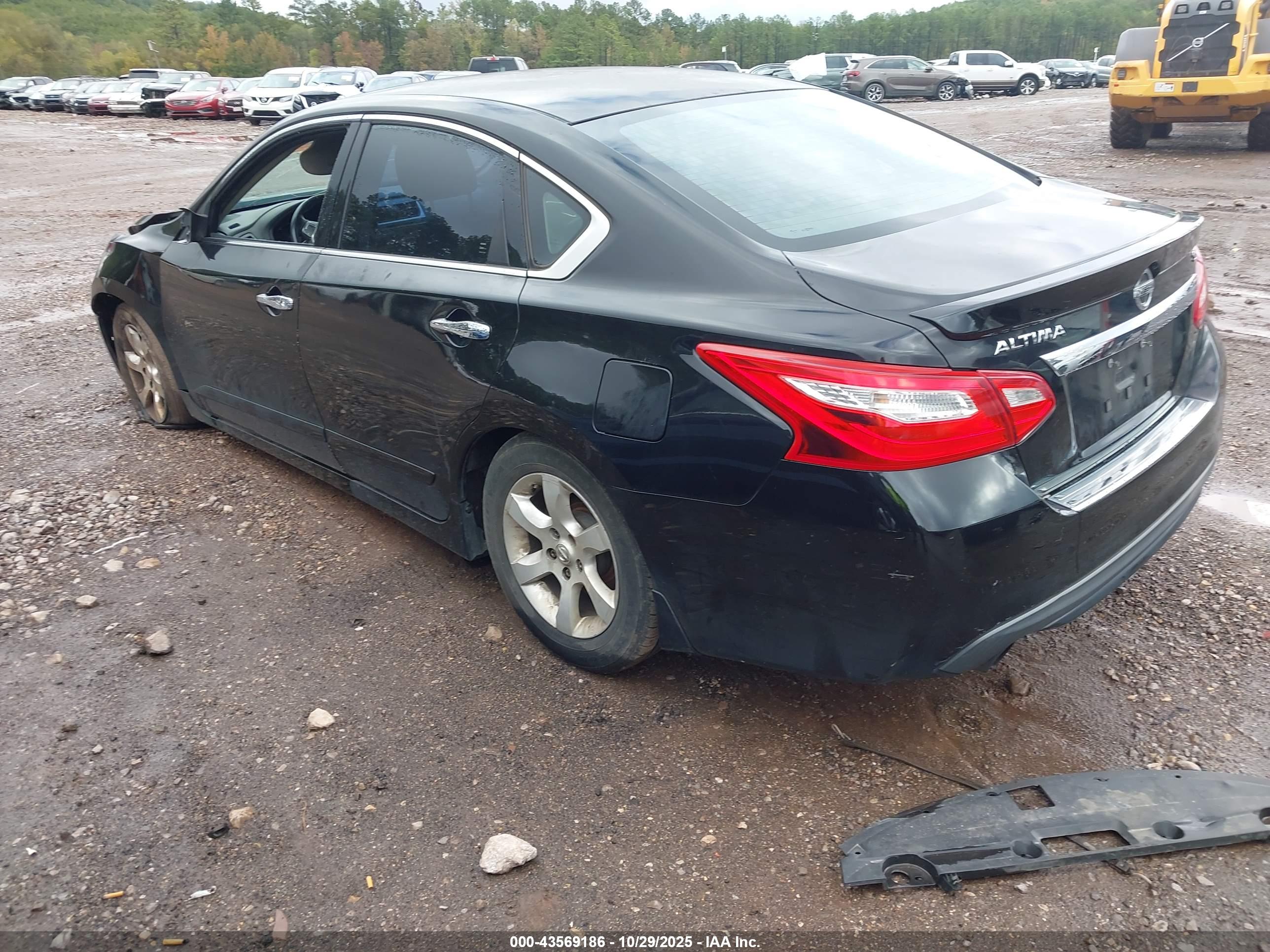 NISSAN ALTIMA image 3
