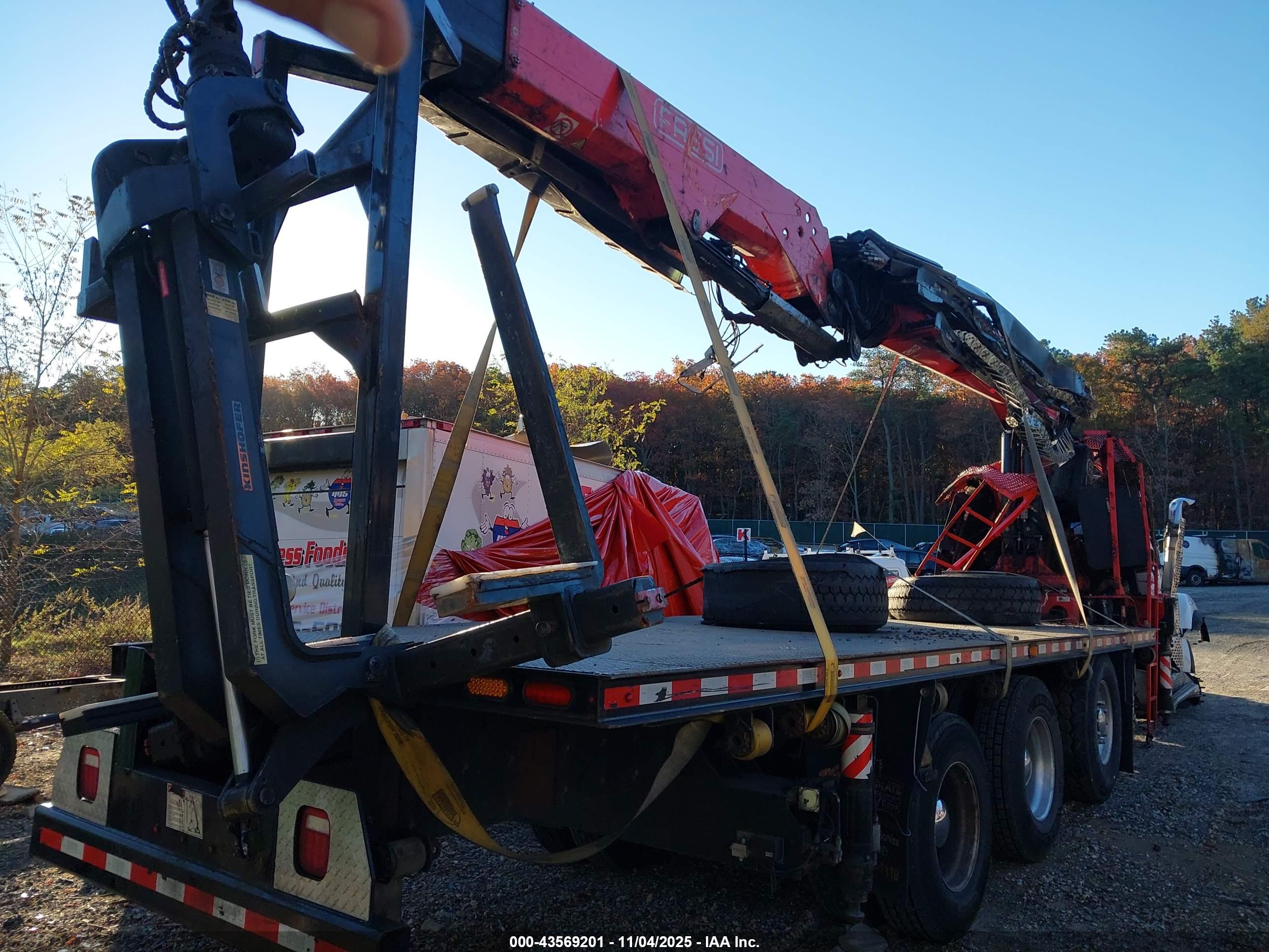 KENWORTH T880 image 4