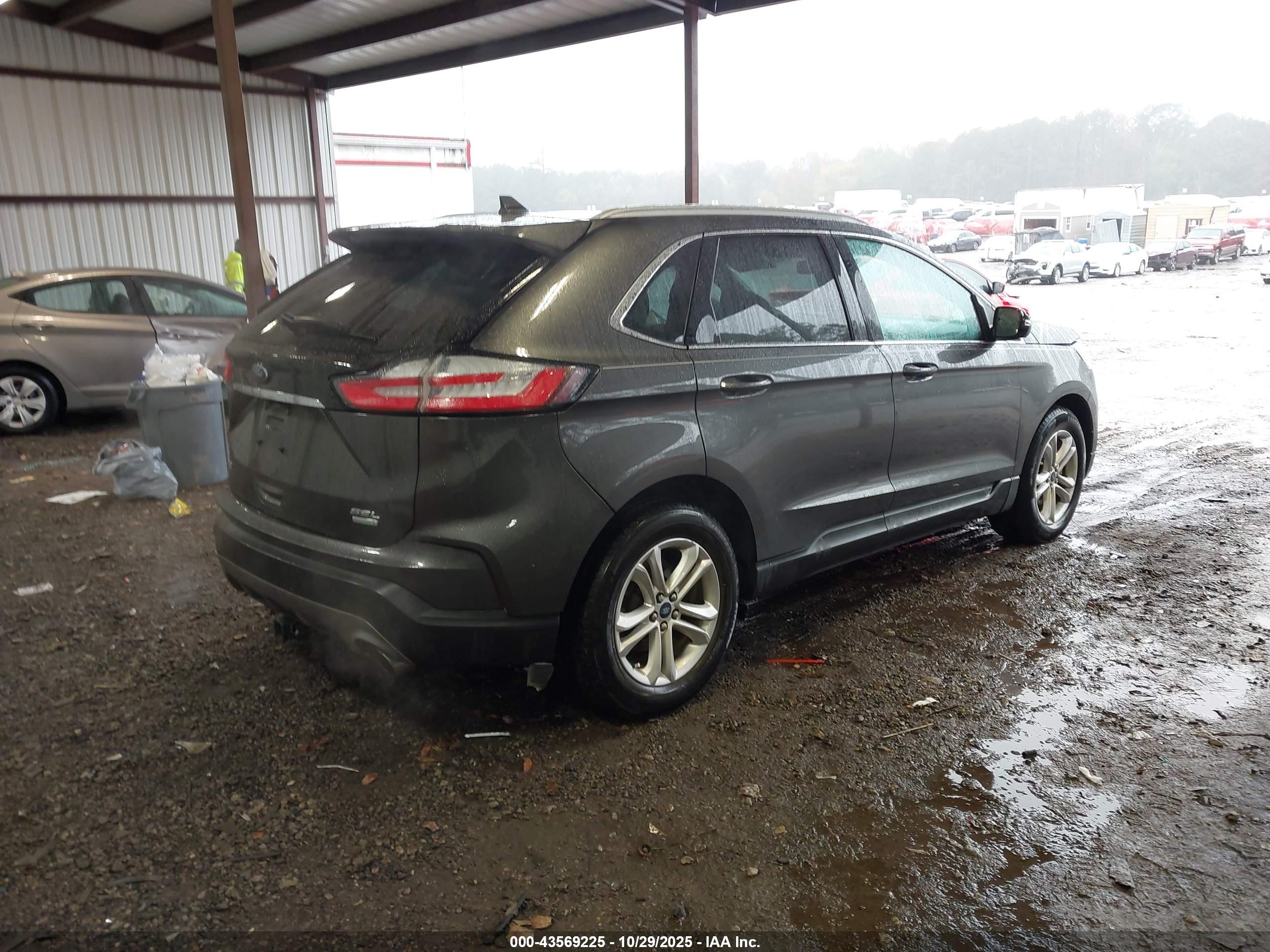 FORD EDGE image 4