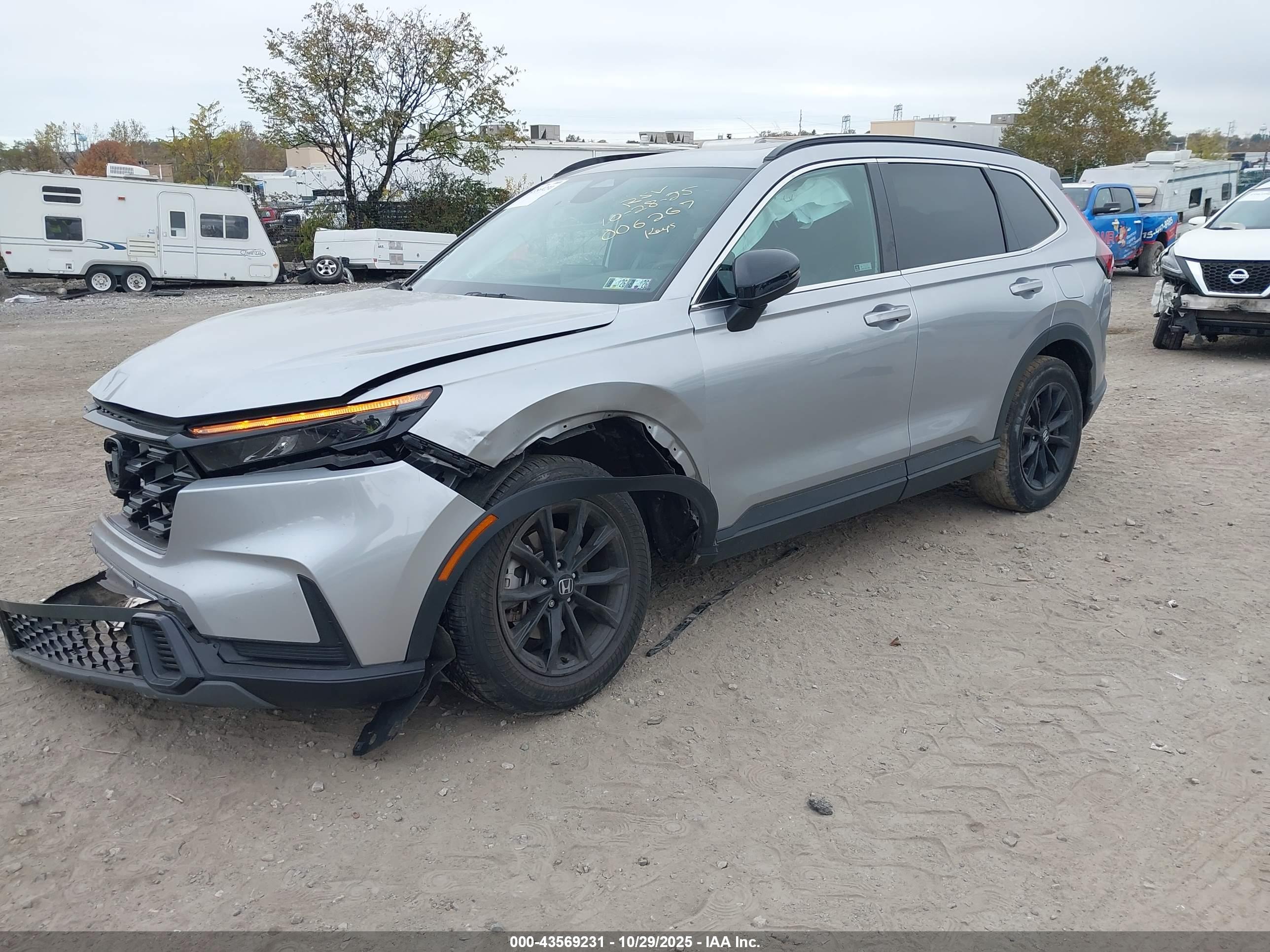 HONDA CR-V image 2