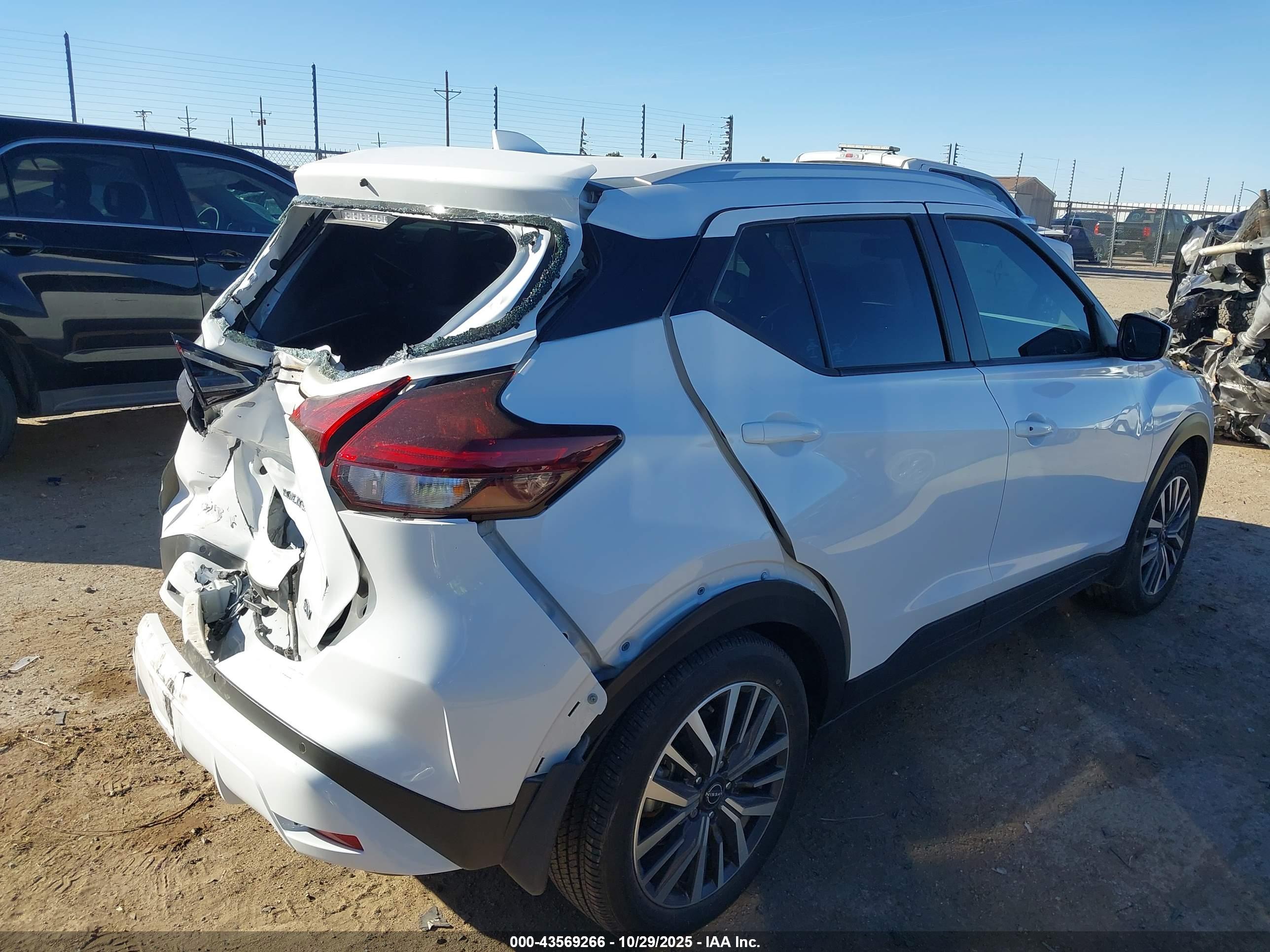 NISSAN KICKS image 4