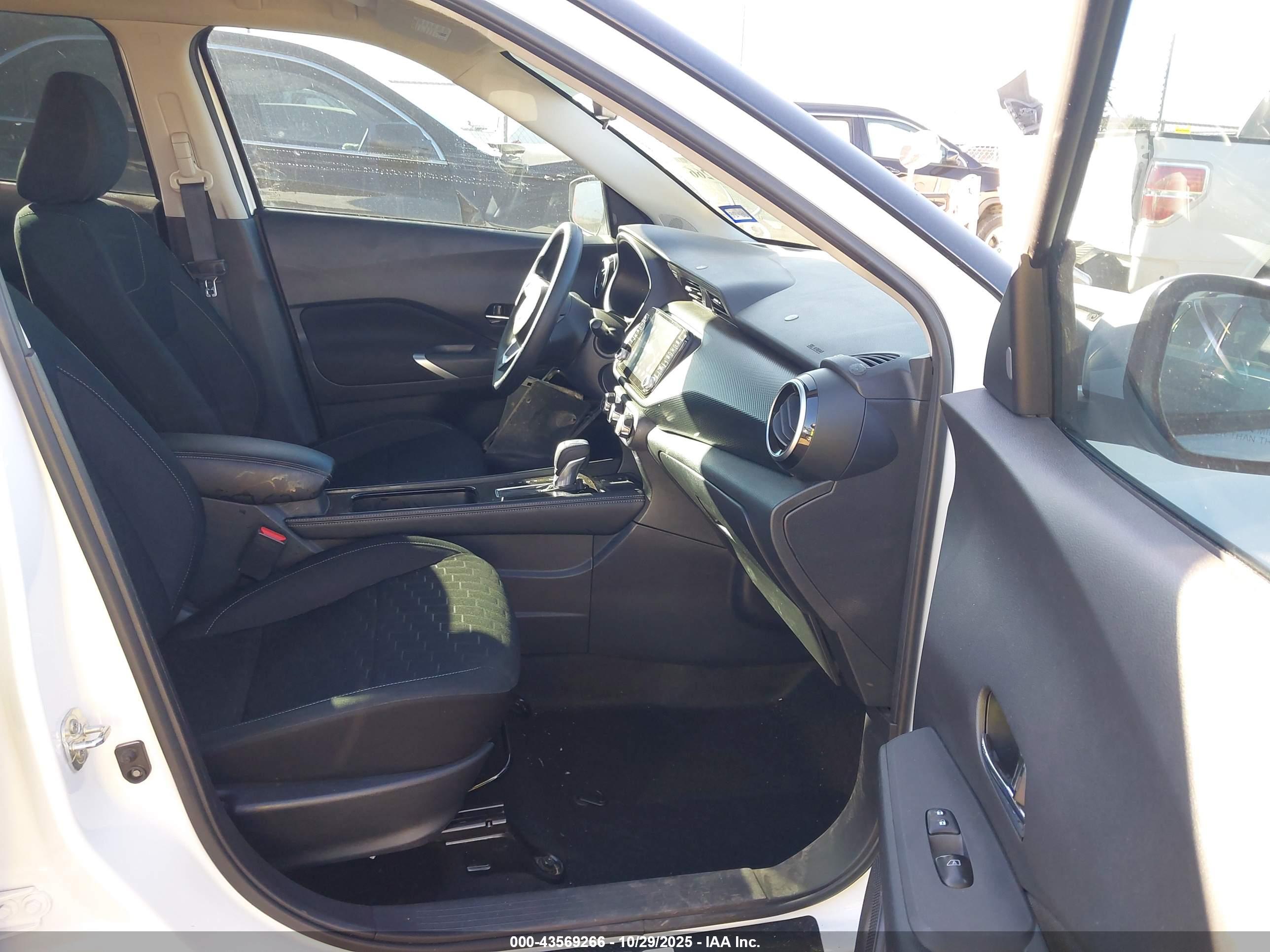 NISSAN KICKS image 5