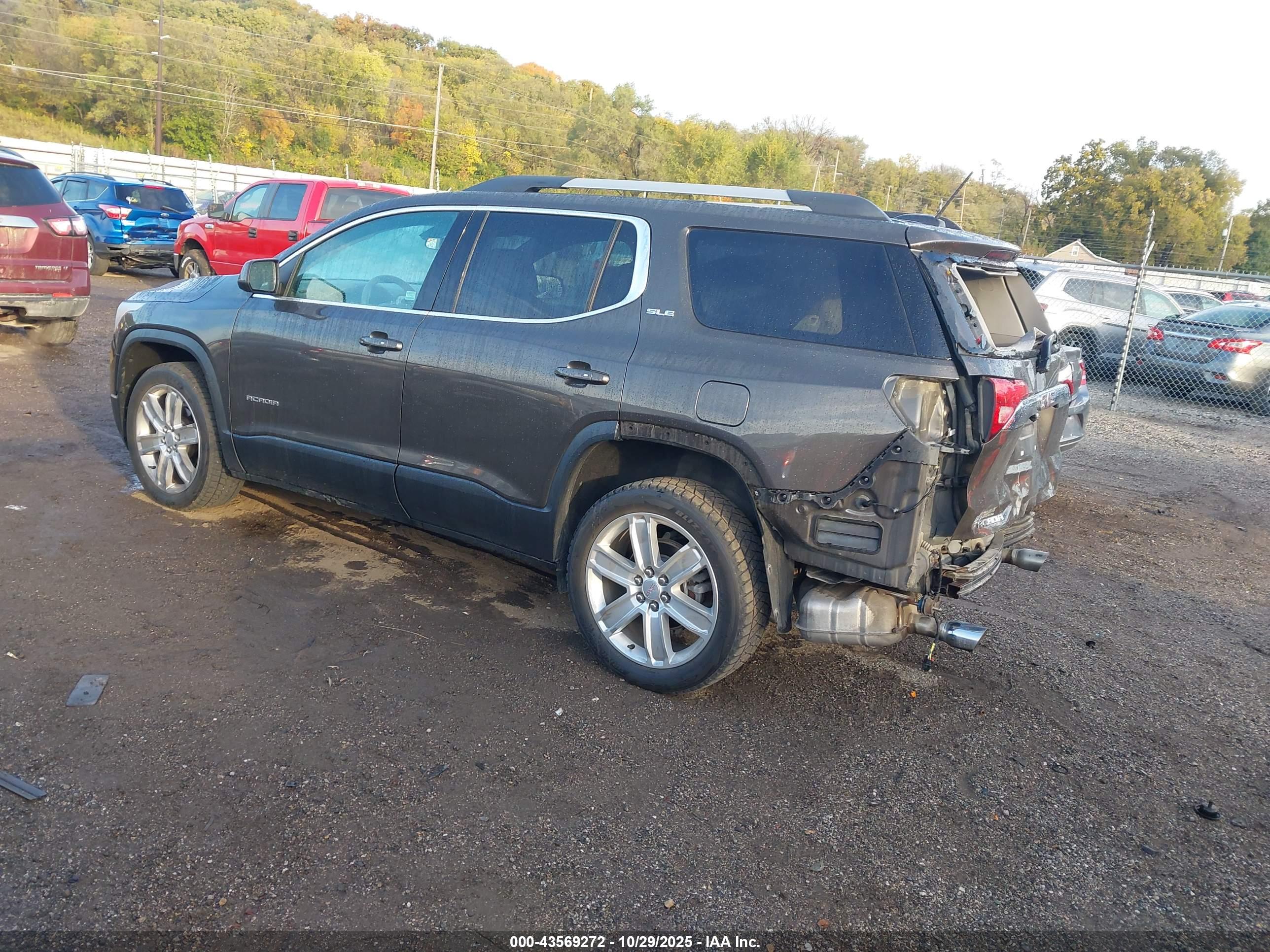 GMC ACADIA image 3