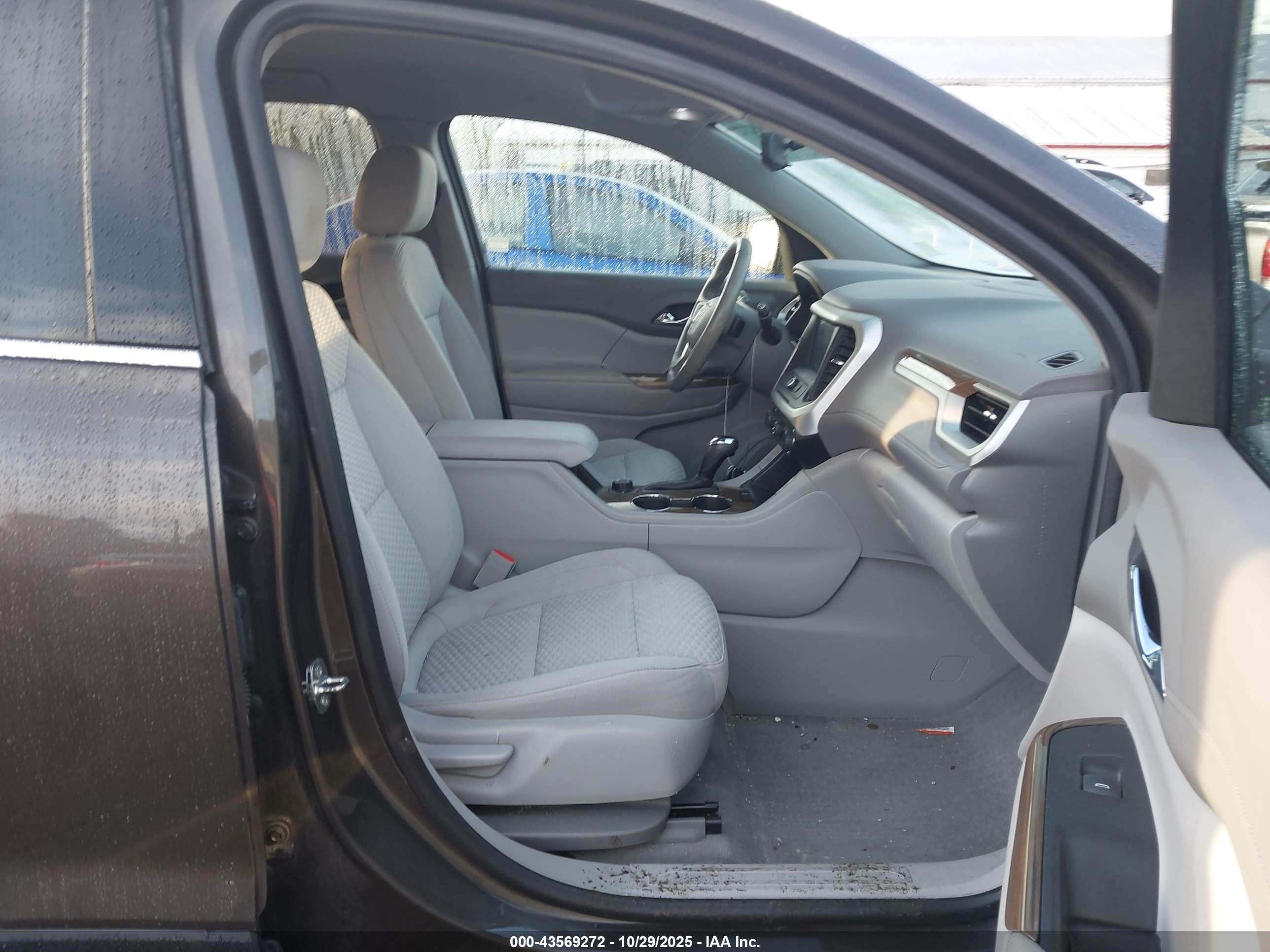 GMC ACADIA image 5