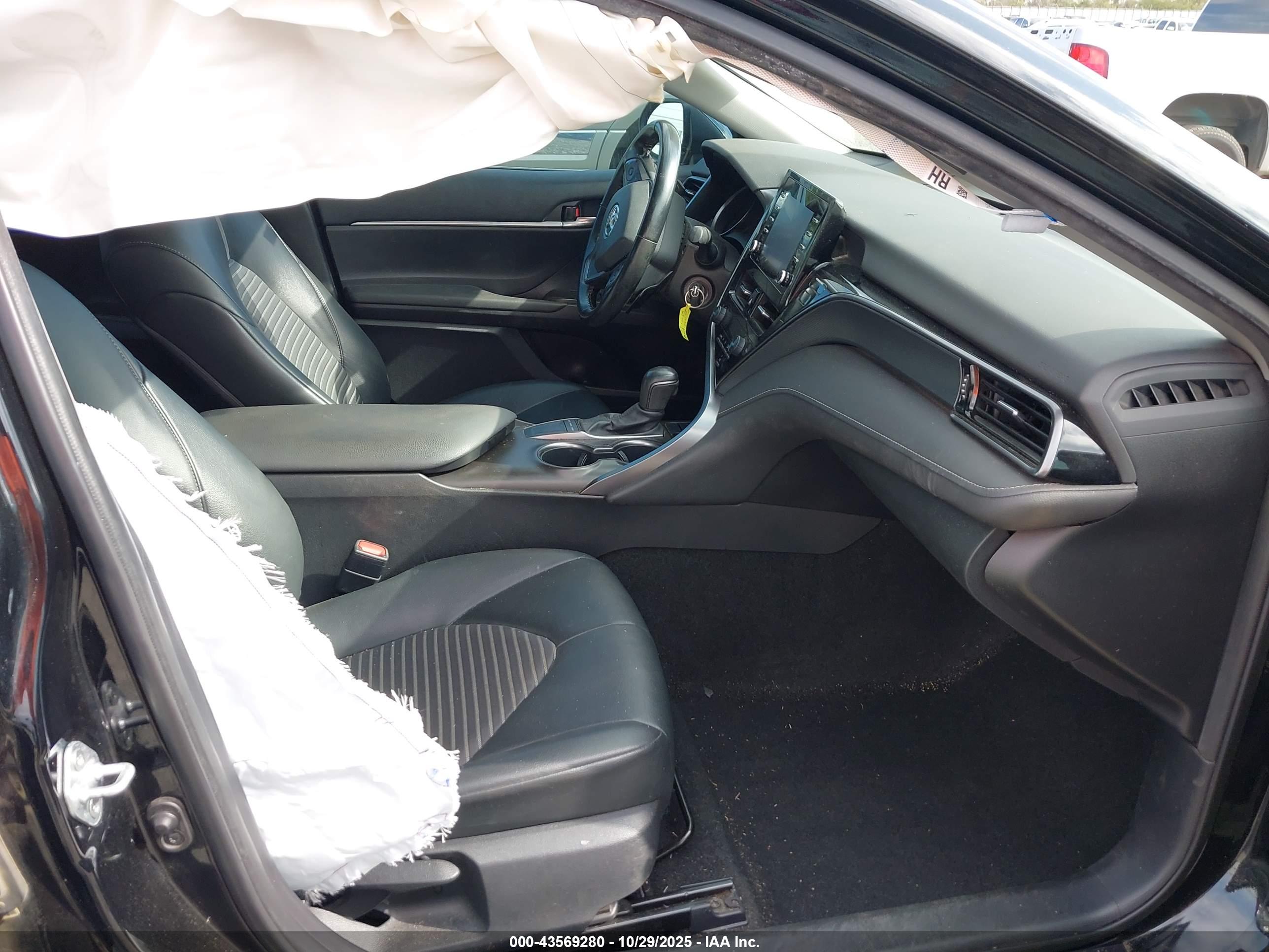 TOYOTA CAMRY image 5
