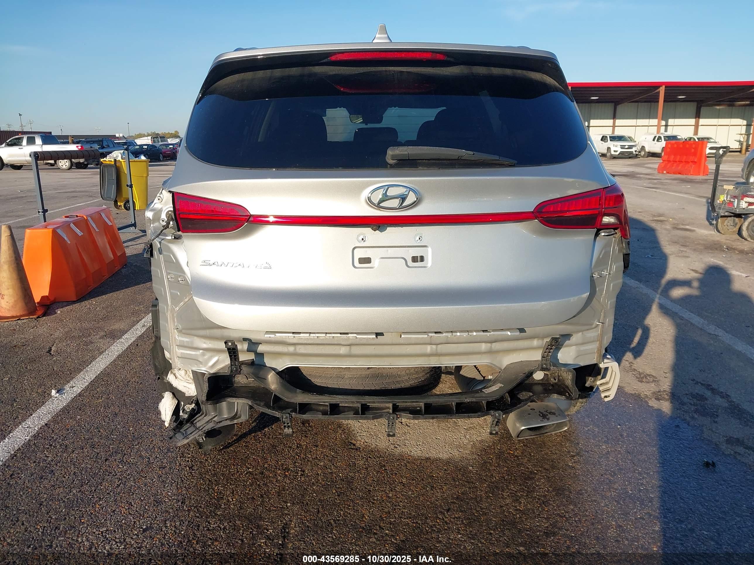 HYUNDAI SANTA image 6
