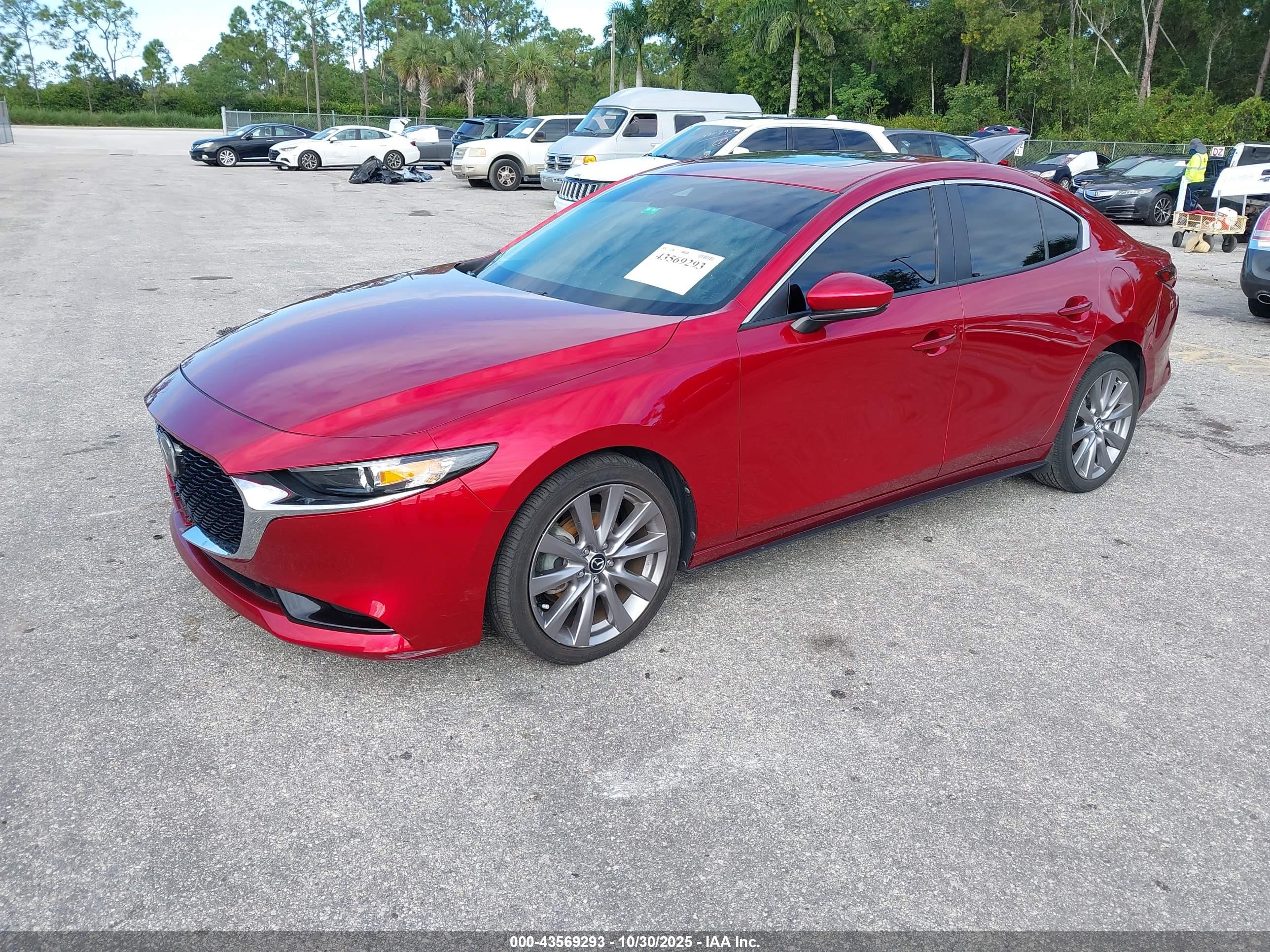 MAZDA MAZDA3 image 2