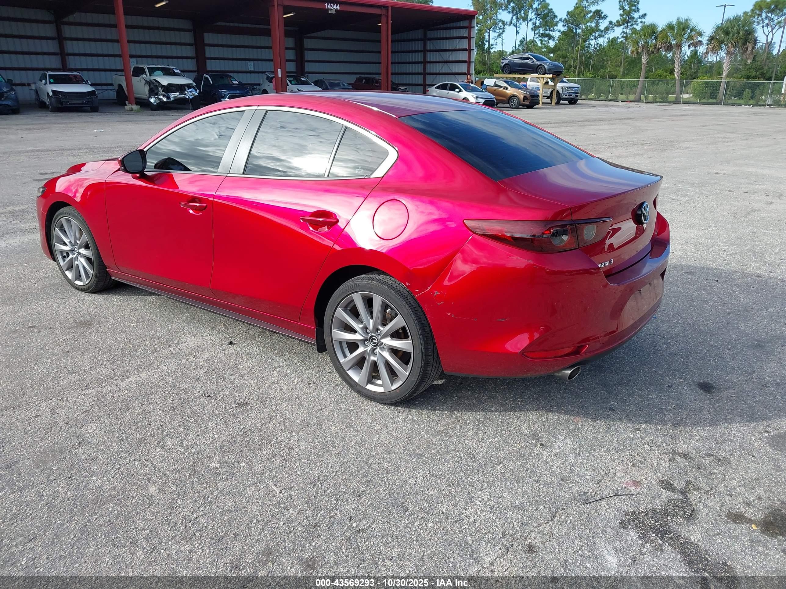 MAZDA MAZDA3 image 3