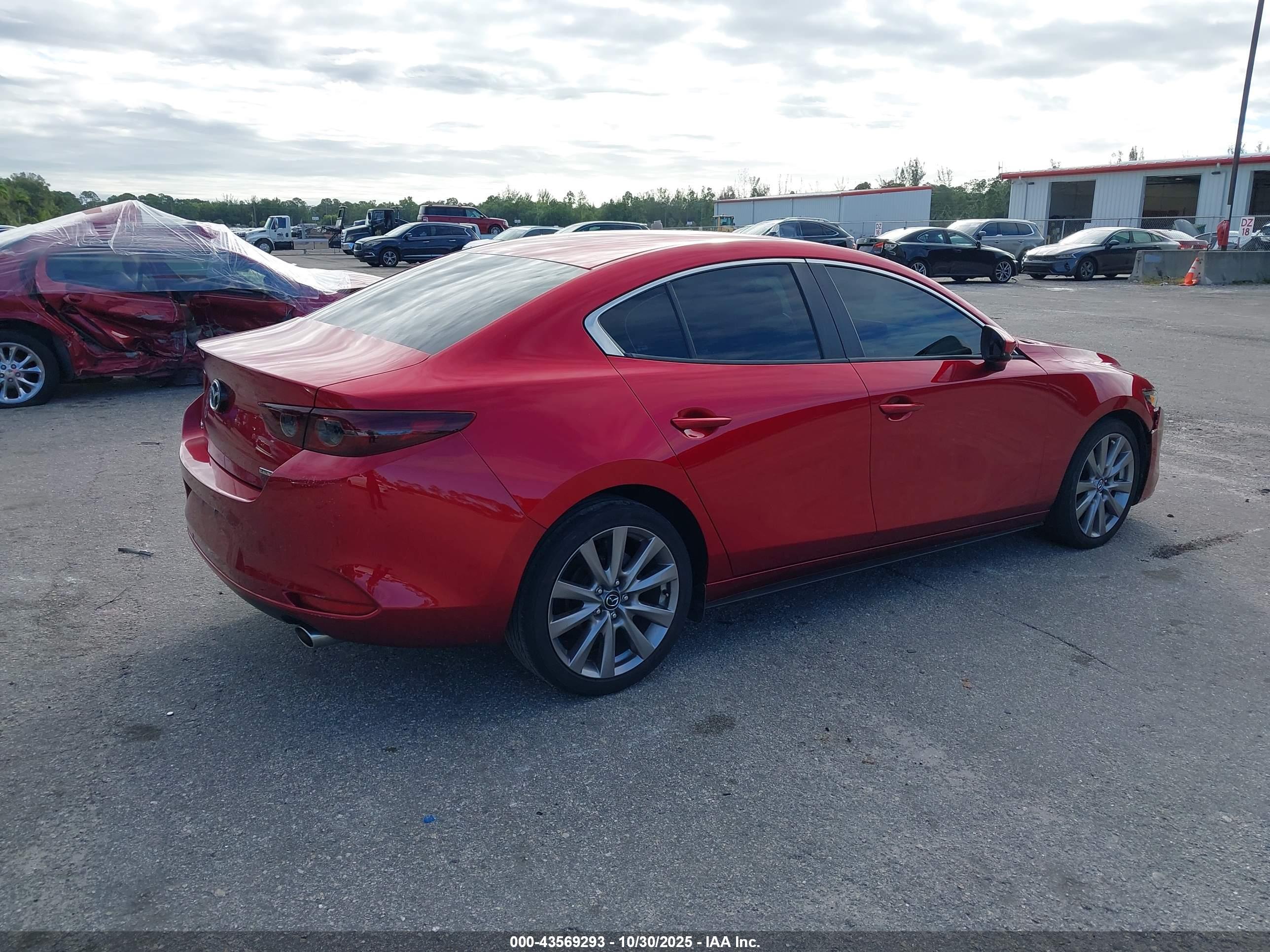 MAZDA MAZDA3 image 4