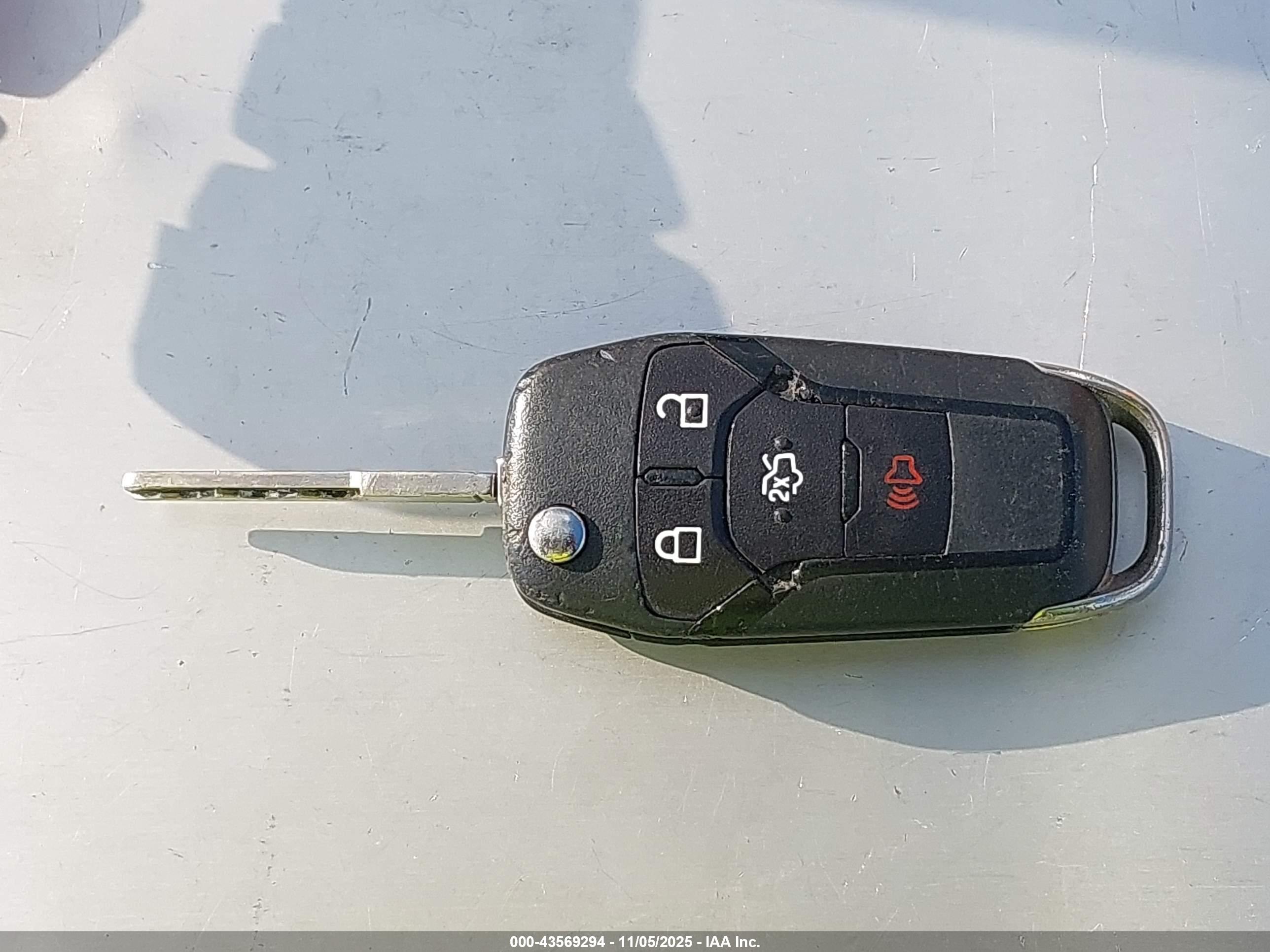 FORD FUSION image 11