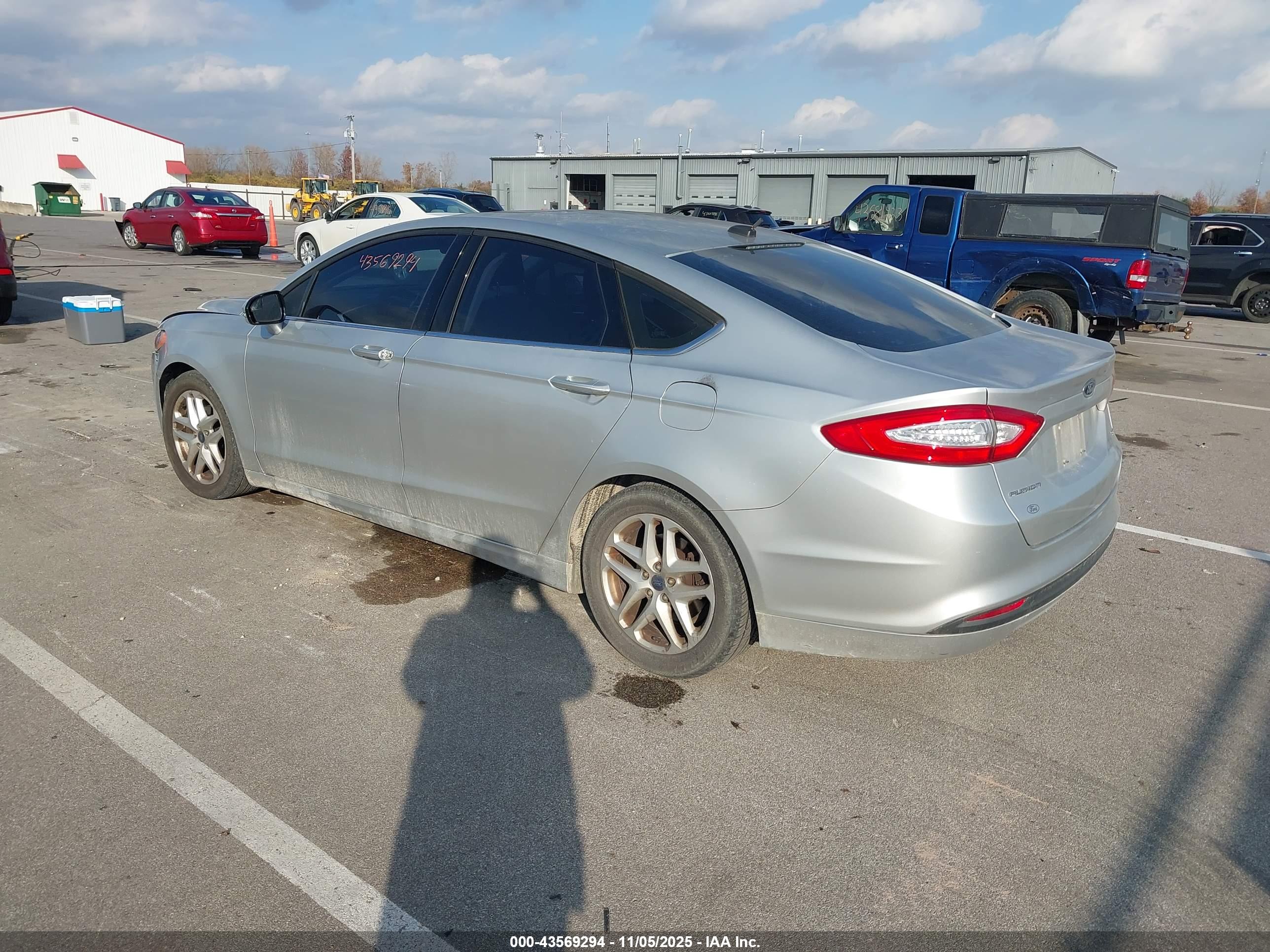 FORD FUSION image 3