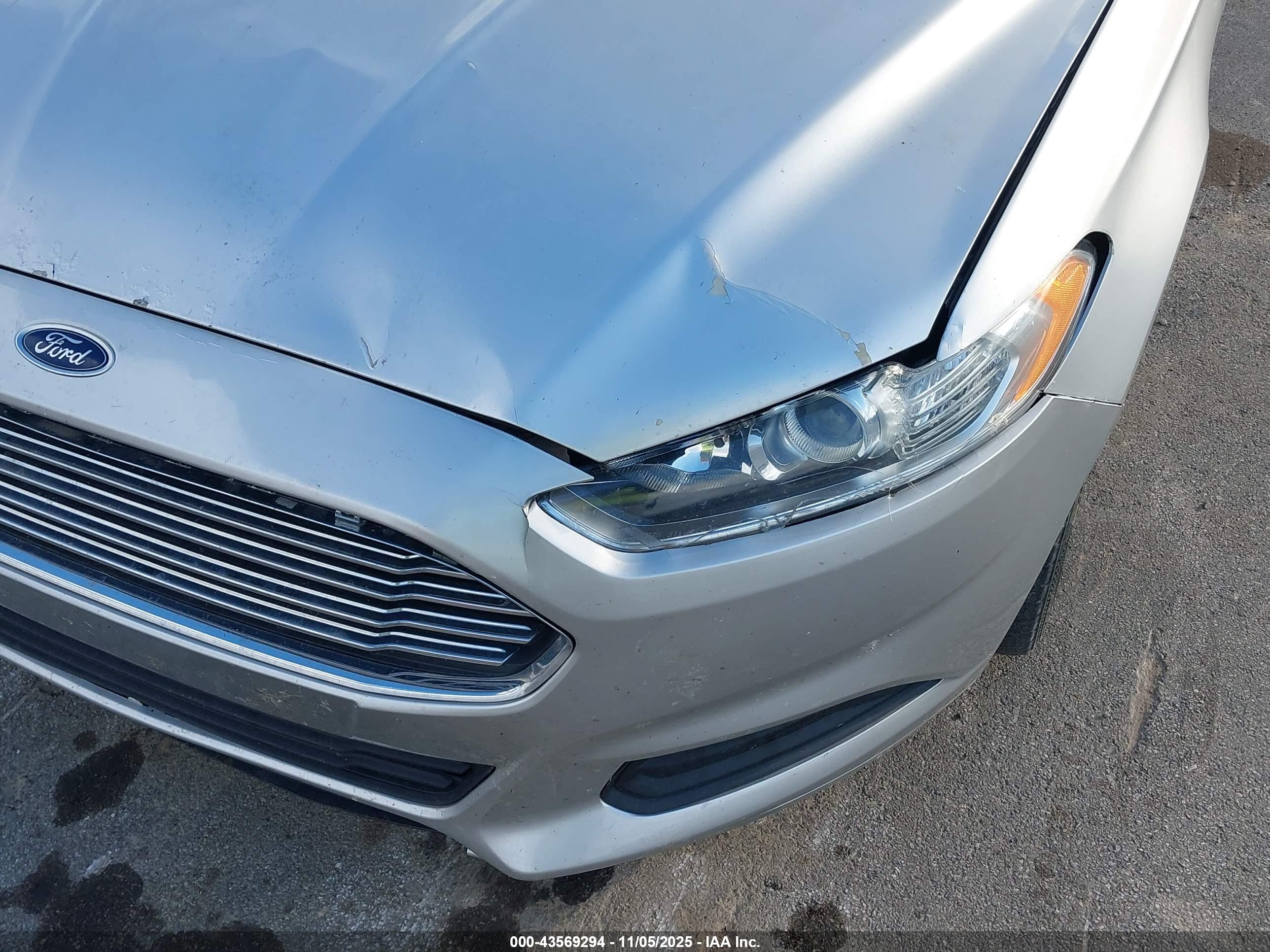FORD FUSION image 6