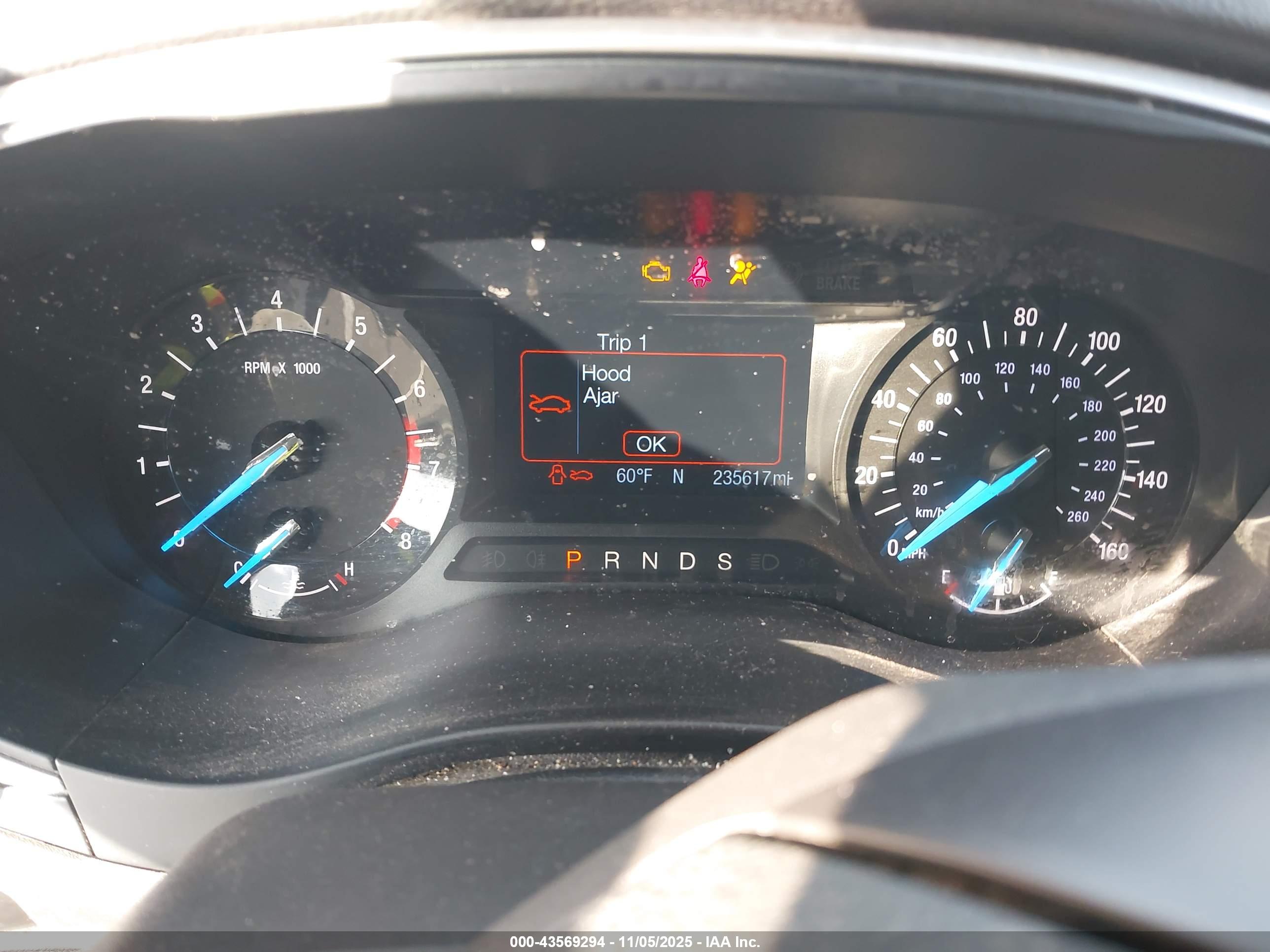 FORD FUSION image 7