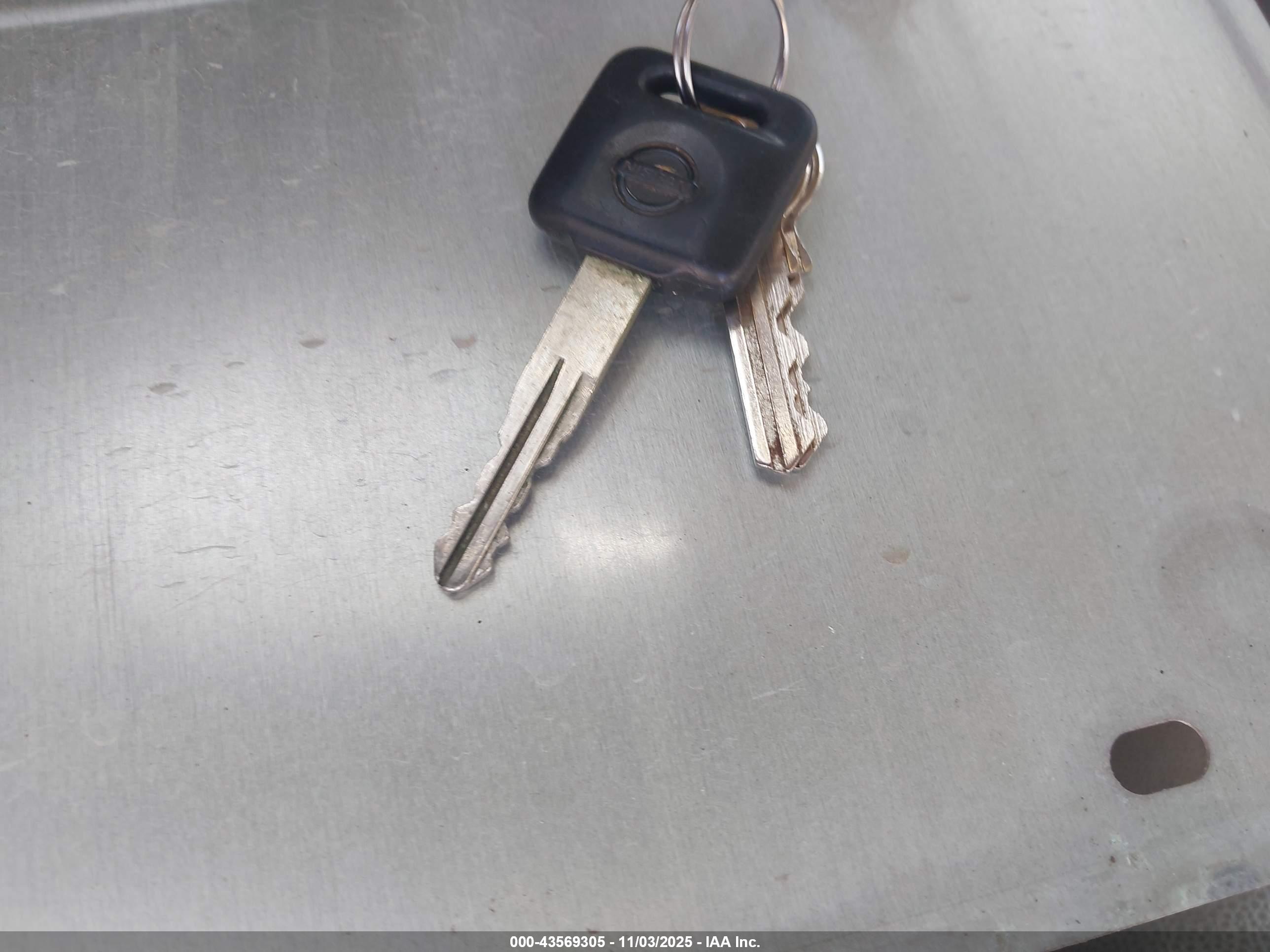 NISSAN QUEST image 11