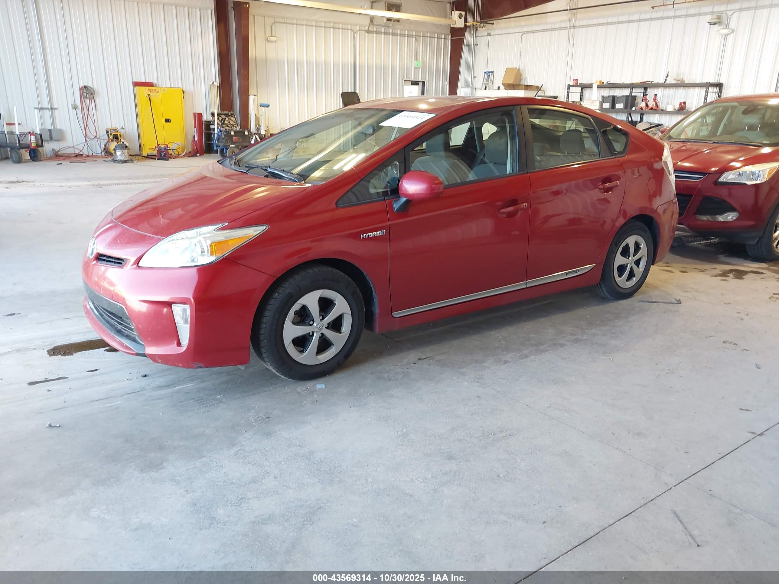 TOYOTA PRIUS image 2