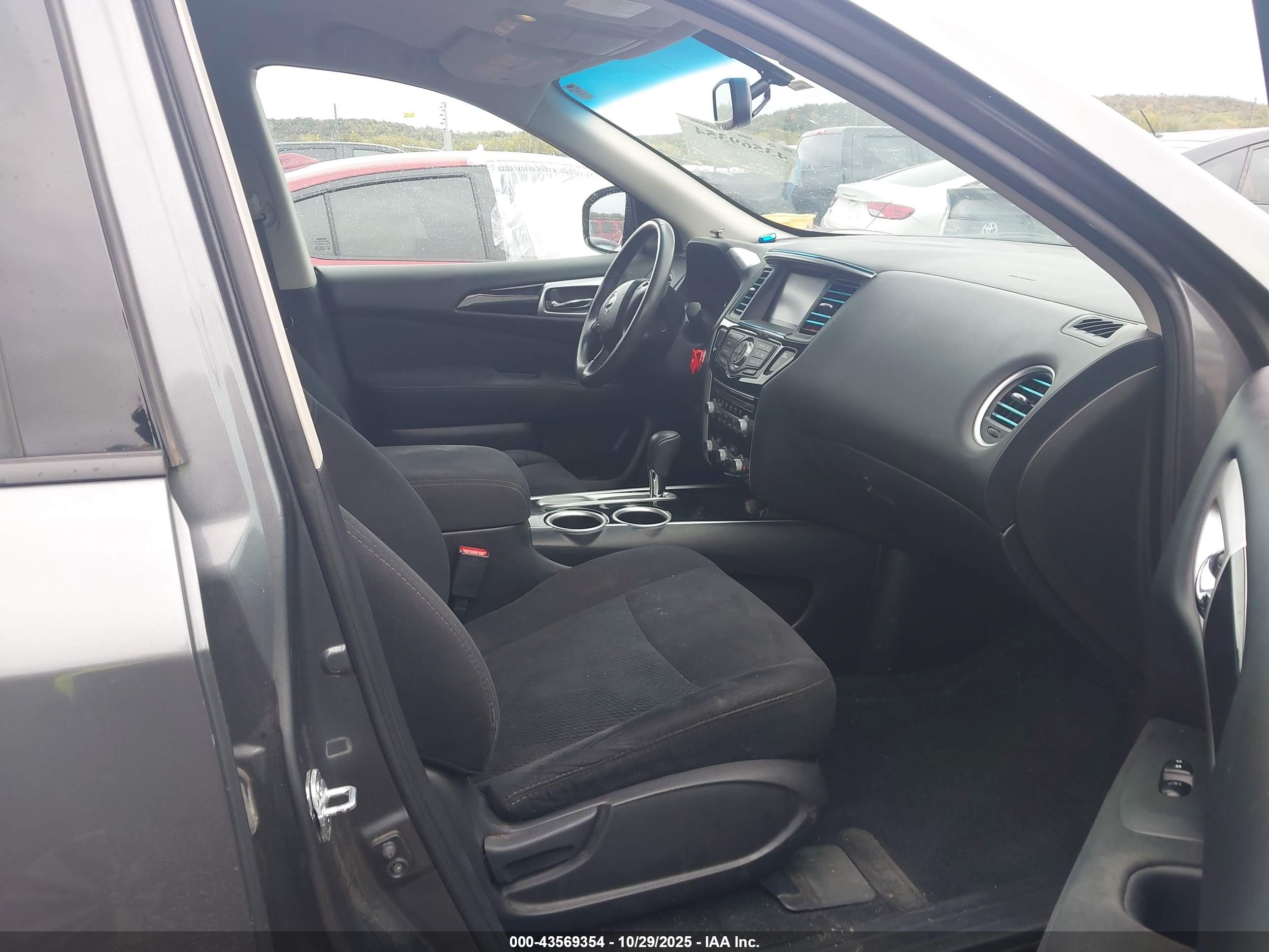 NISSAN PATHFINDER image 5