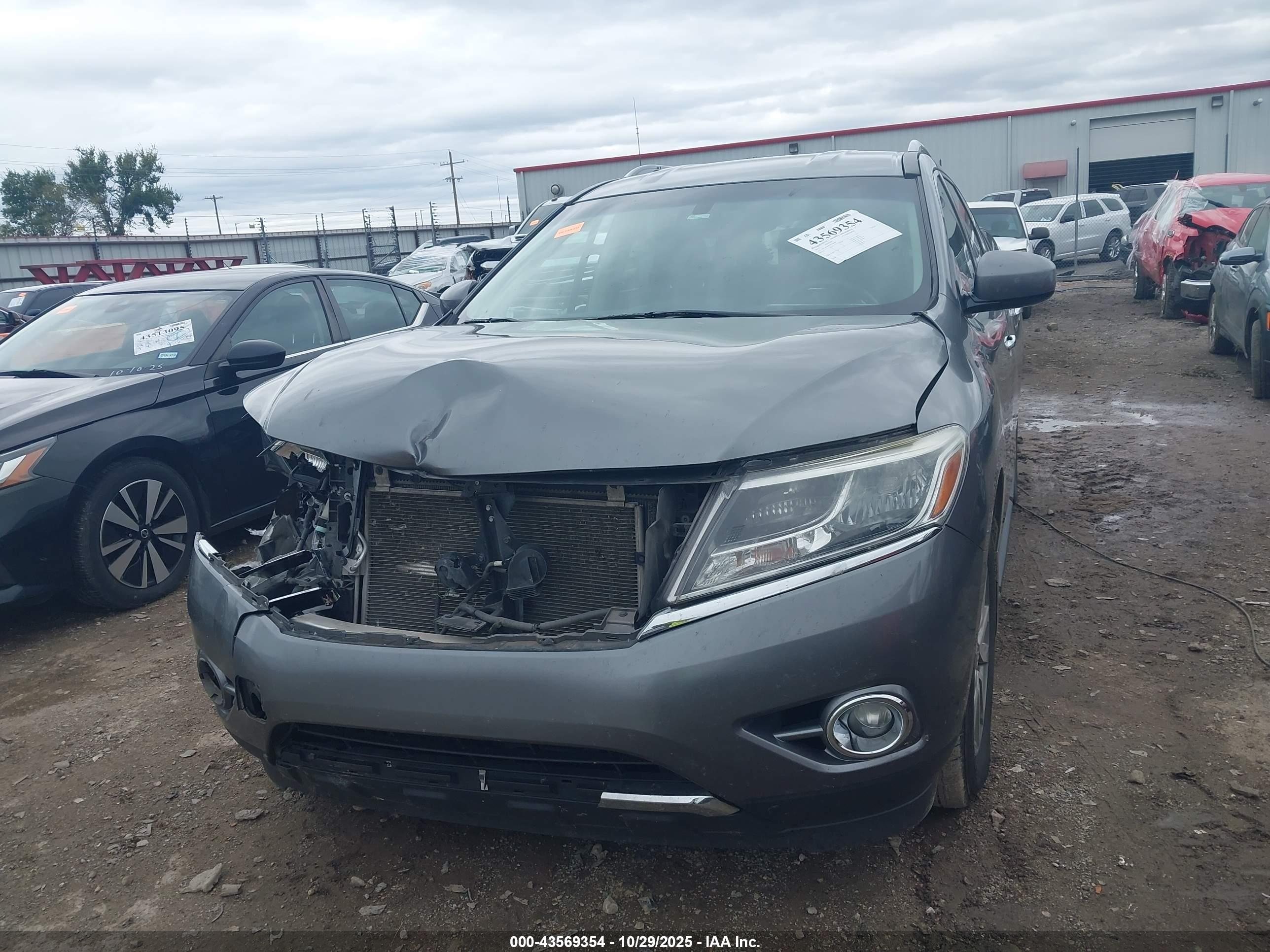 NISSAN PATHFINDER image 6