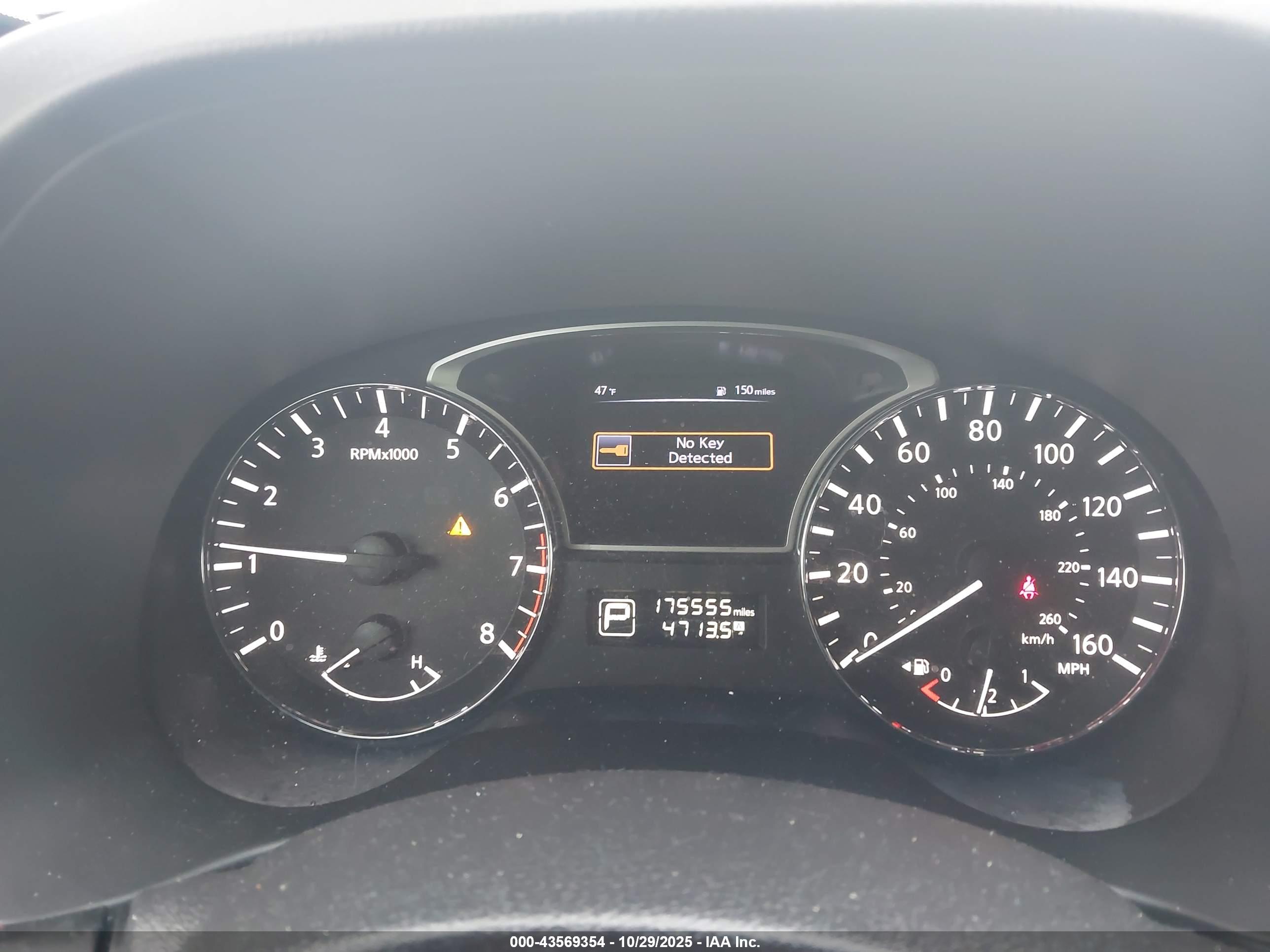 NISSAN PATHFINDER image 7