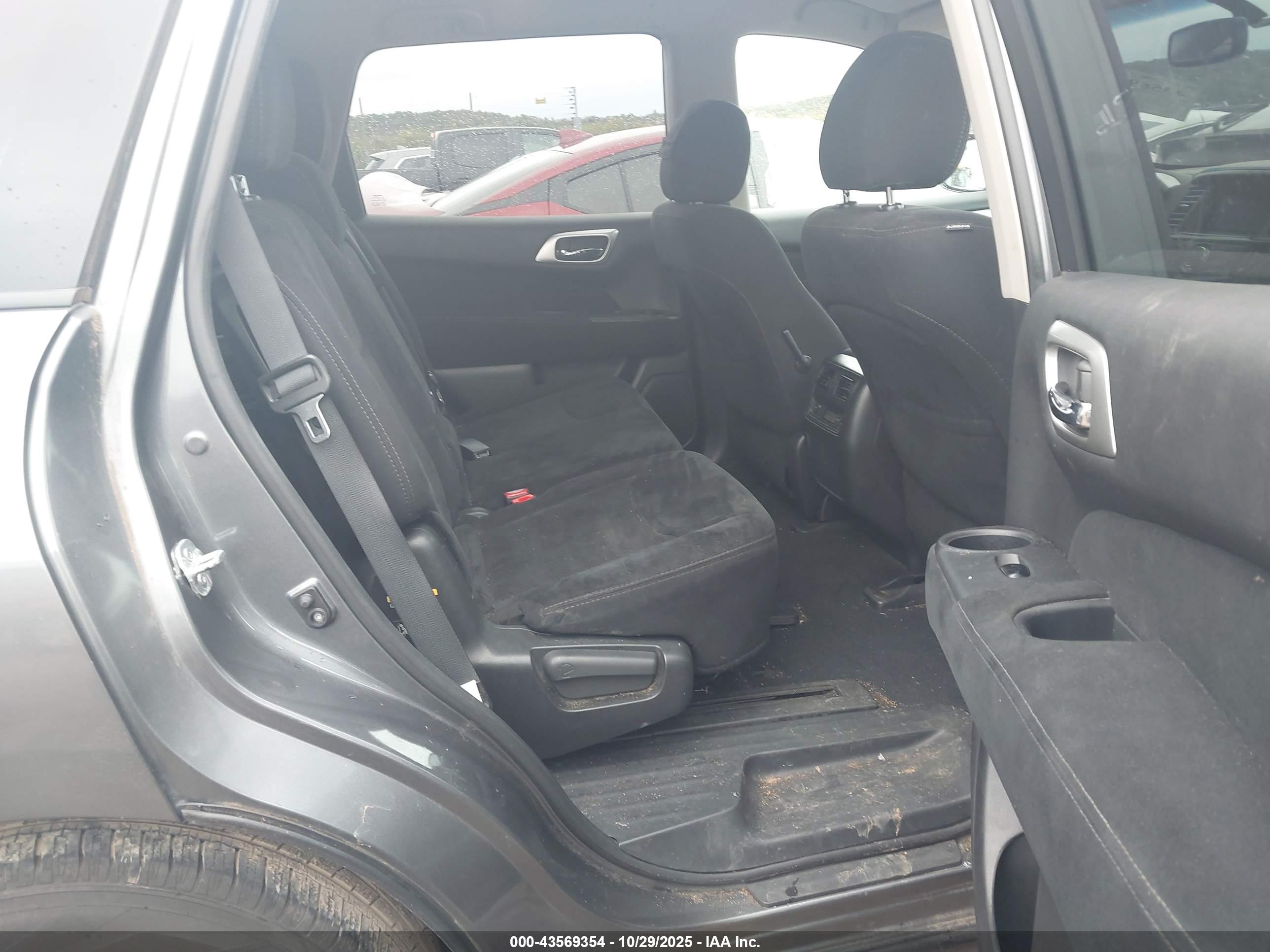 NISSAN PATHFINDER image 8