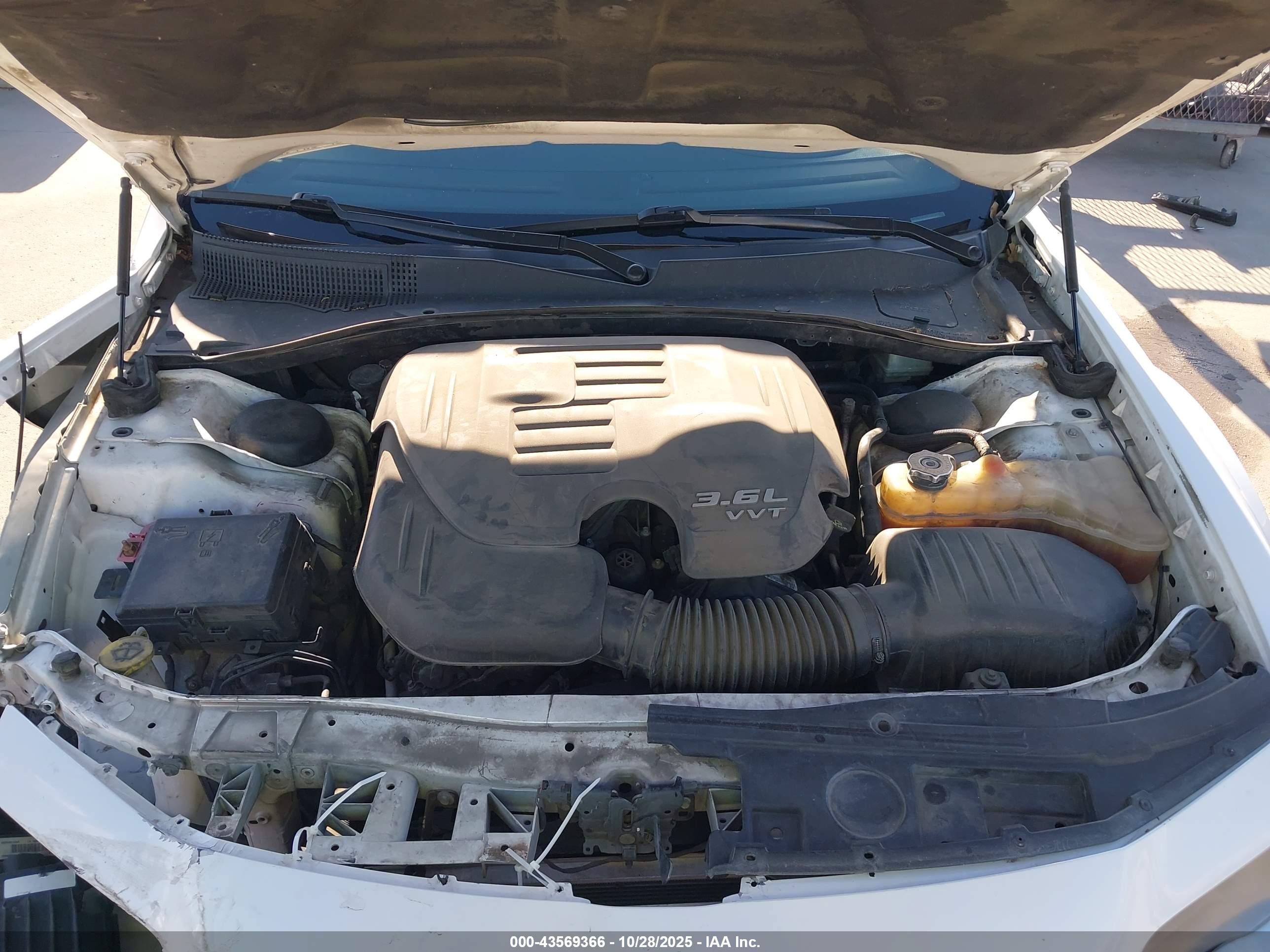 CHRYSLER 300 image 10