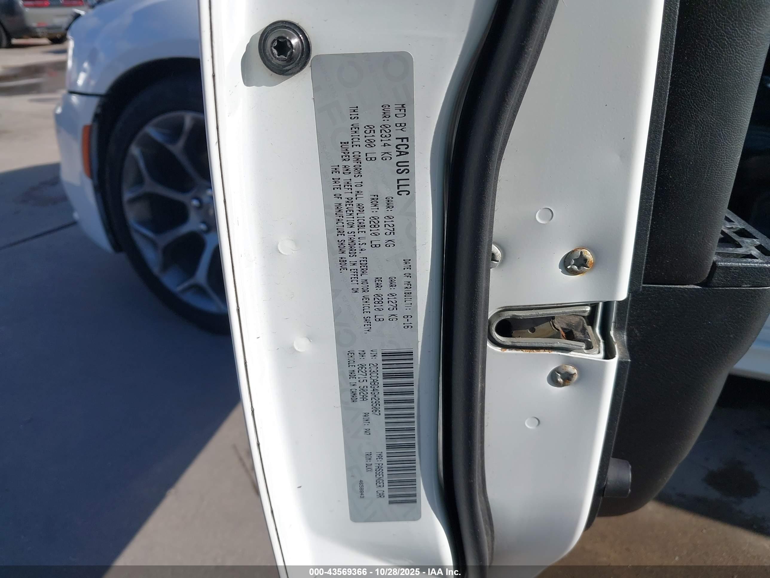 CHRYSLER 300 image 9