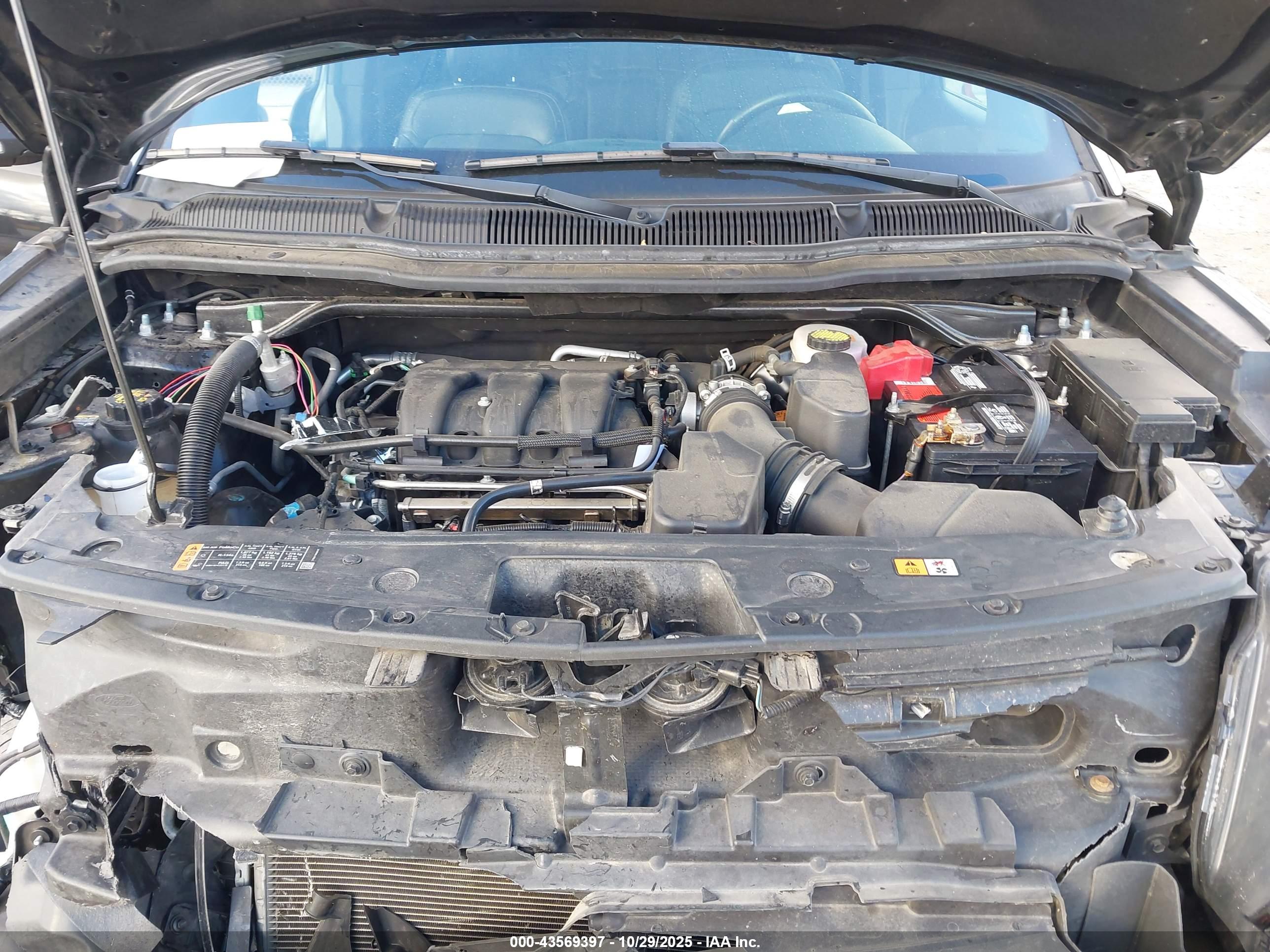 FORD EXPLORER image 10