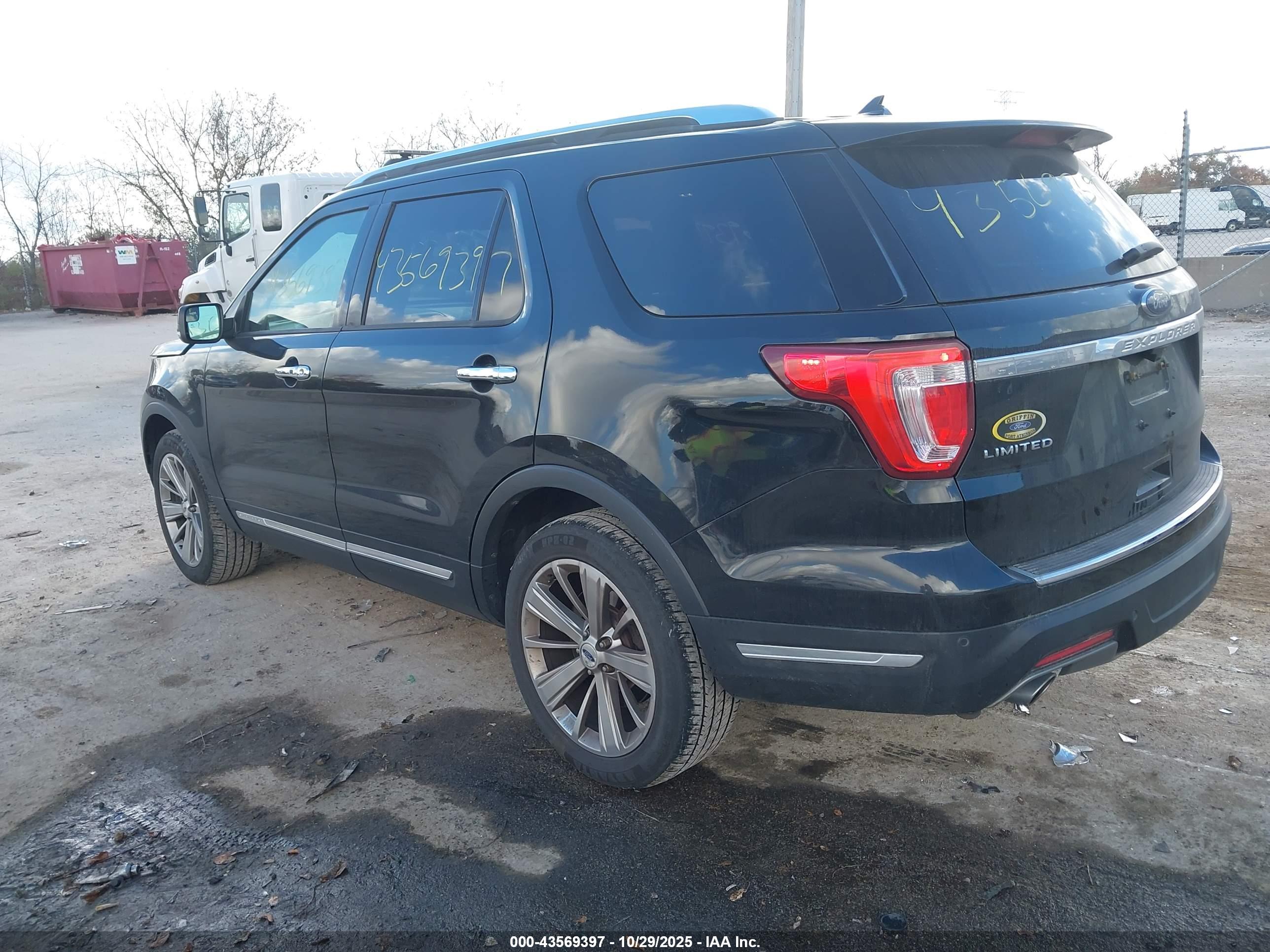 FORD EXPLORER image 3