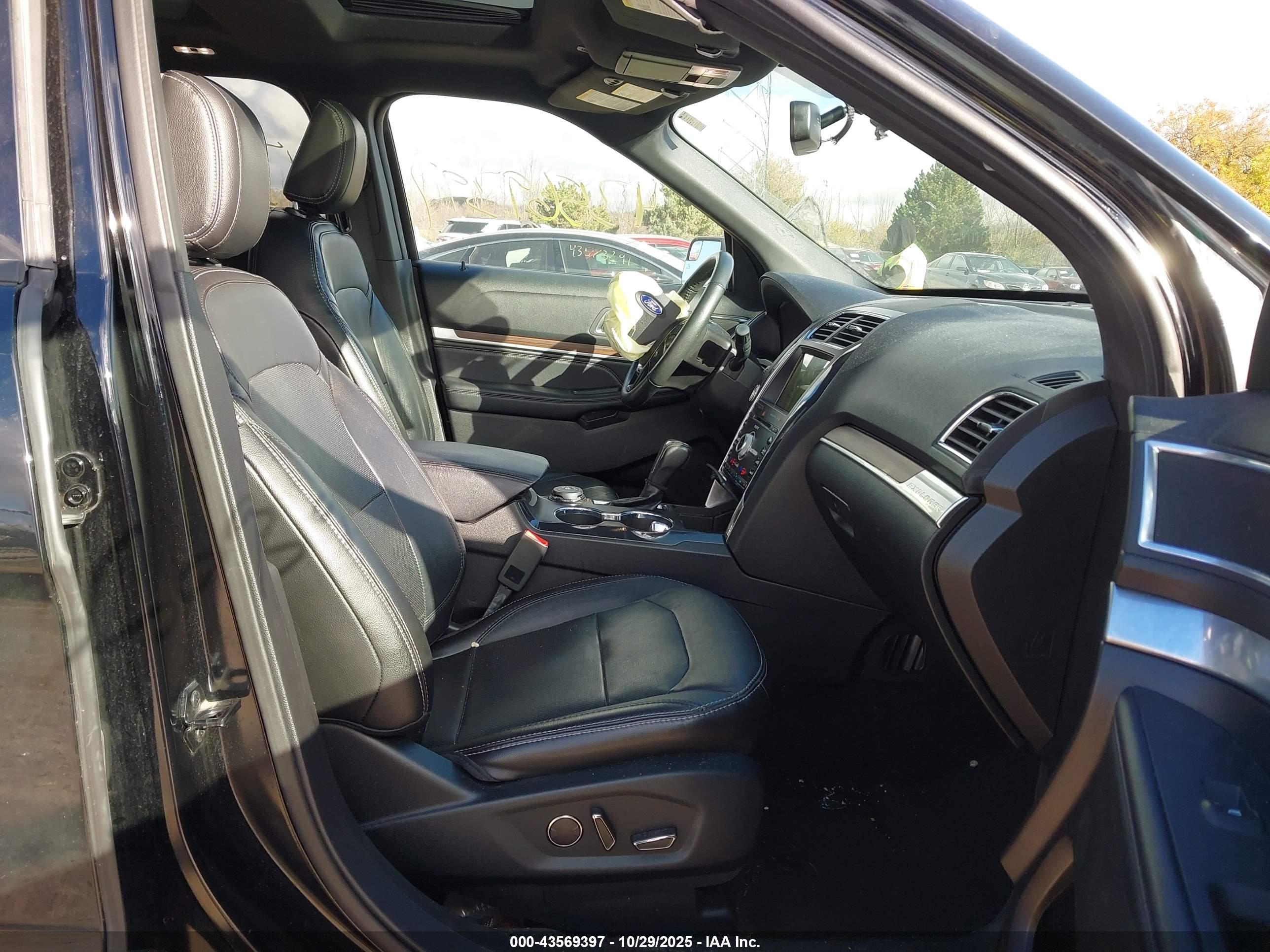 FORD EXPLORER image 5